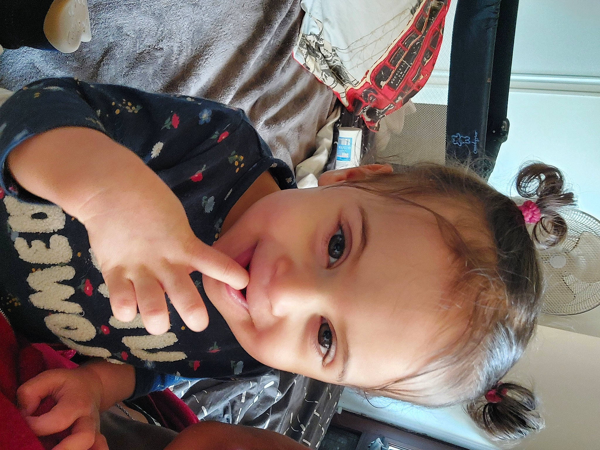 Maïssane a rejoint le concours — aidez-le/la à gagner de superbes lots ! baby, baby_products, baby_toddler_clothing, cheek, child, ear, eyelash, fun, gesture, happy, iris, joy, lip, mouth, neck, nose, person, skin, sleeve, smile