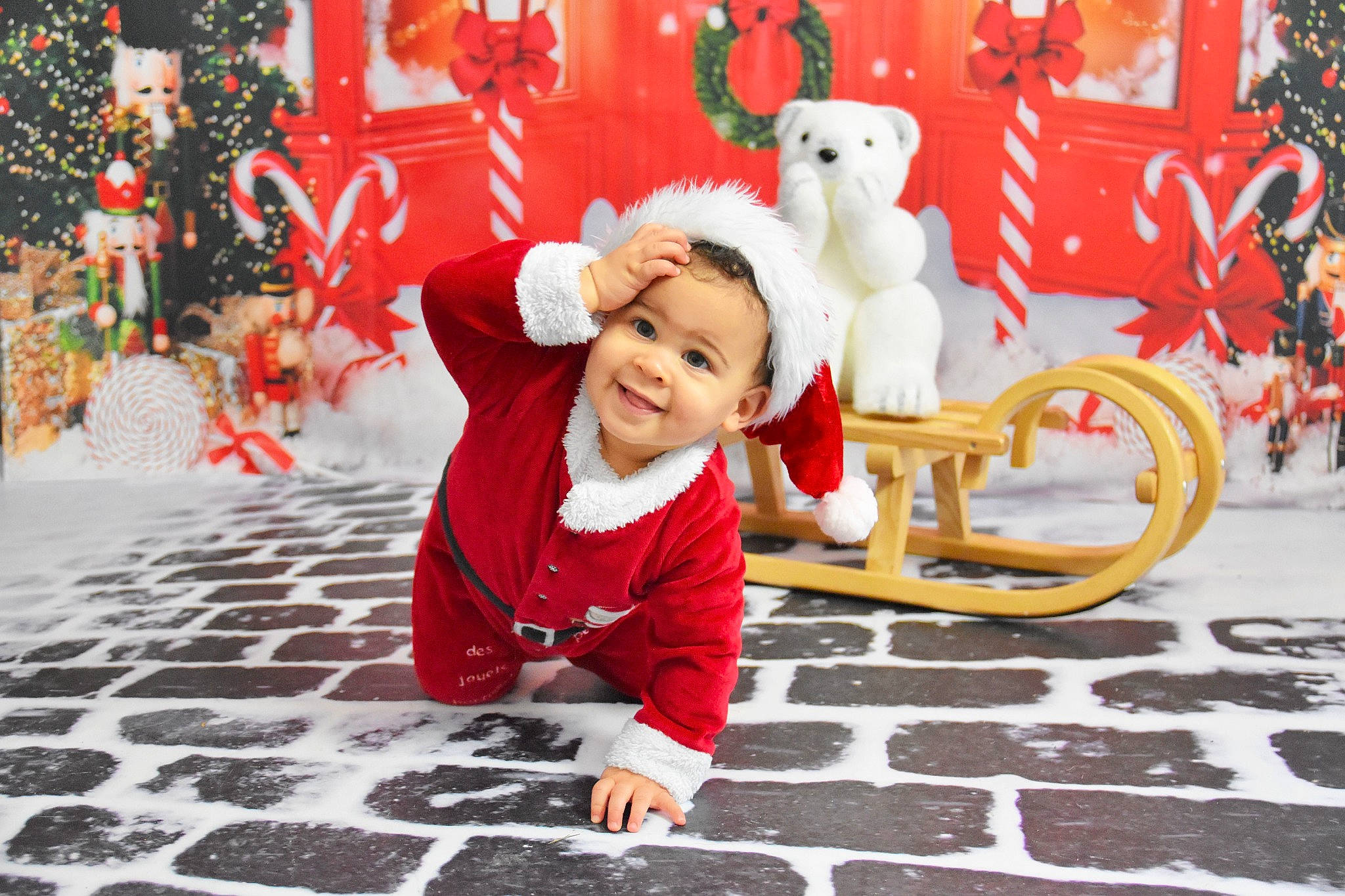 Kyle participe au concours pour gagner de l'argent avec cette photo : child, christmas, christmas_decoration, christmas_eve, christmas_ornament, event, flooring, fun, happy, headwear, holiday, joy, leisure, person, photograph, recreation, red, smile, snapshot, toddler