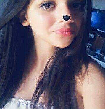 Emma participe au concours pour gagner de l'argent avec cette photo : beauty, black_hair, brown_hair, cheek, chin, cool, eye, eyebrow, eyelash, face, forehead, hair, hairstyle, jaw, lip, long_hair, mouth, nose, person, selfie