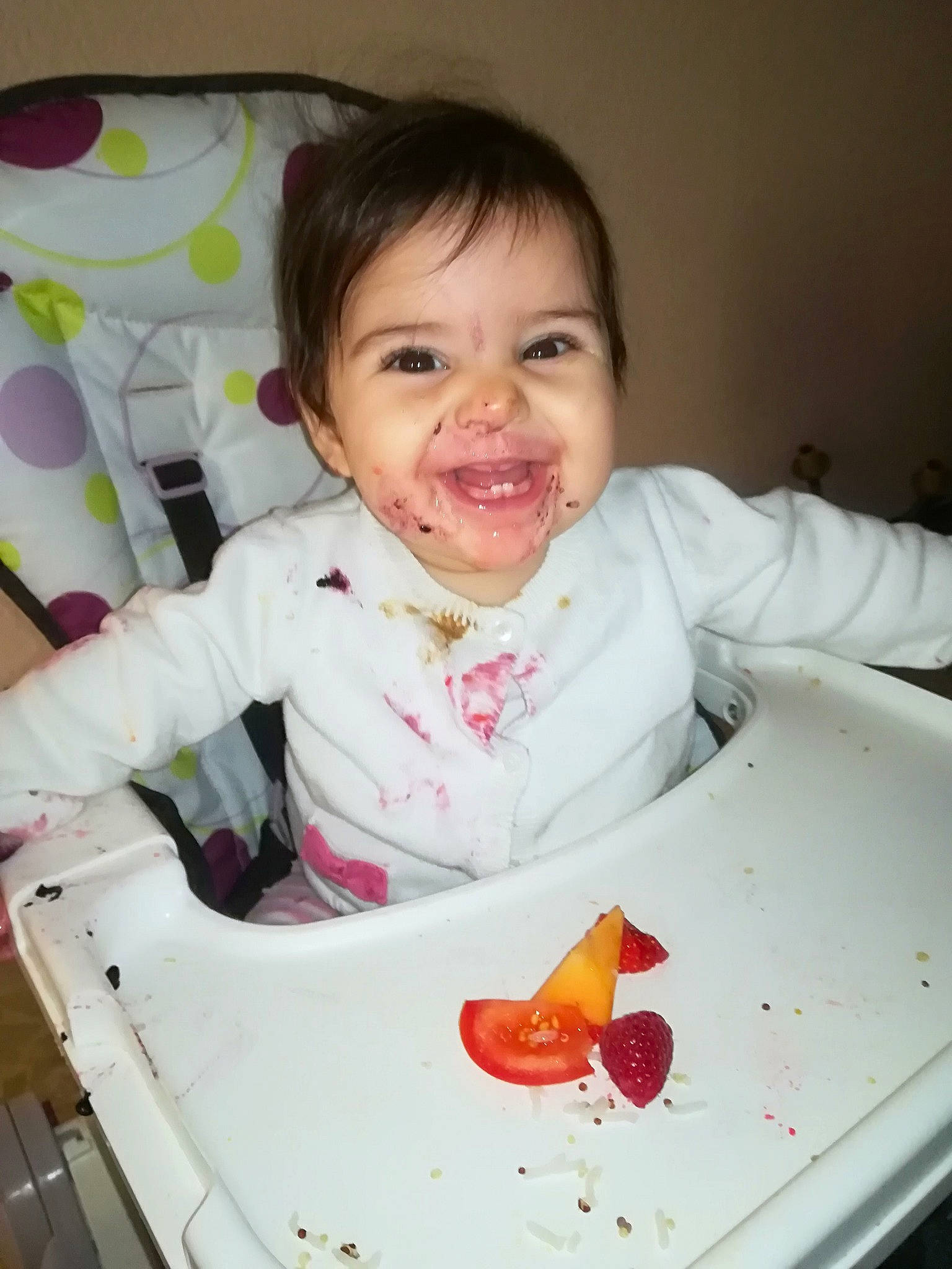Alexia participe au concours pour gagner de l'argent avec cette photo : child, cook, cuisine, eating, food, girl, infant, joy, person, product, sweetness, toddler