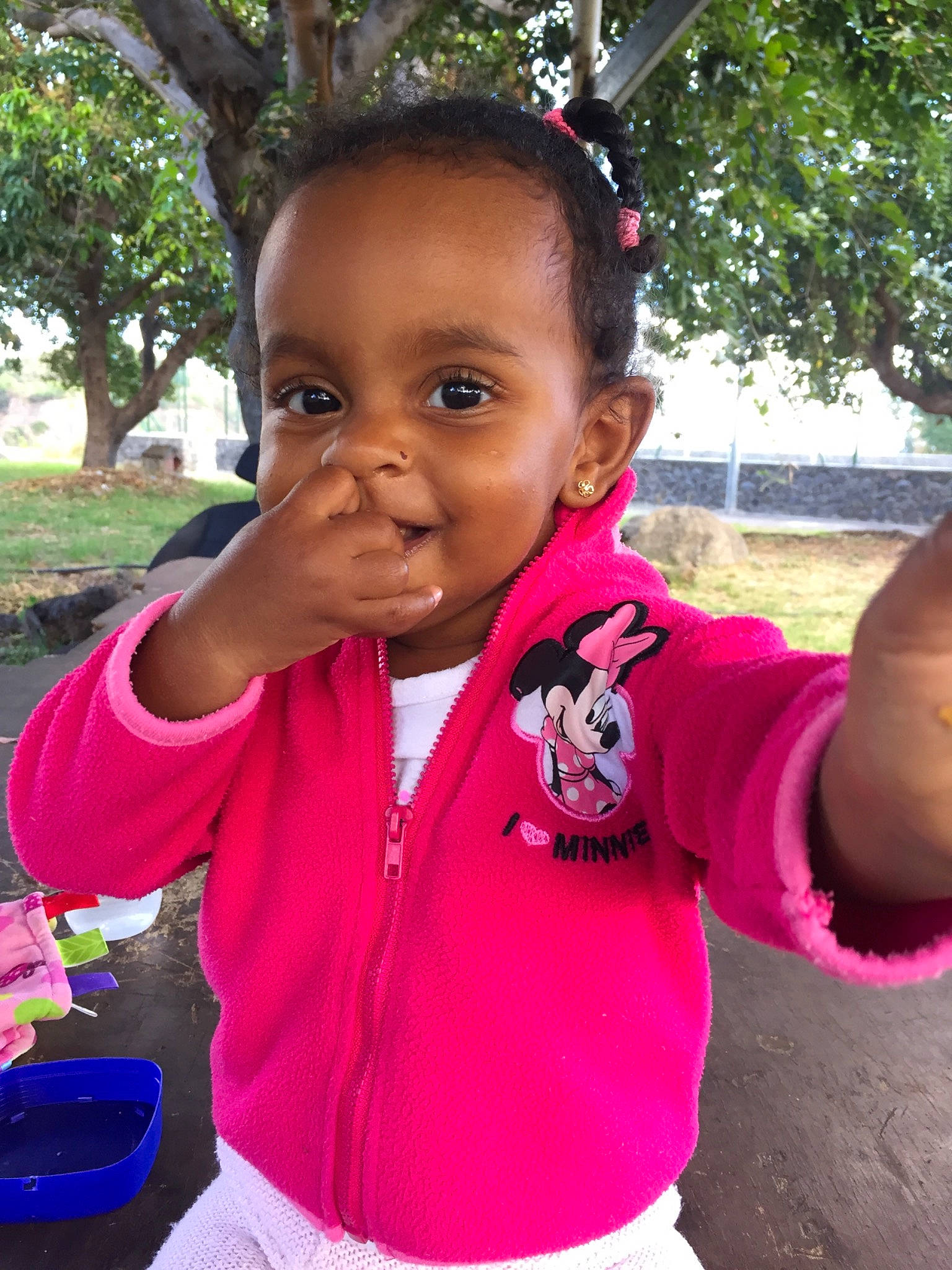 Aliyah a rejoint le concours — aidez-le/la à gagner de superbes lots ! abdomen, cheek, child, day, ear, eye, face, fun, girl, happiness, head, human, infant, magenta, person, pink, play, skin, smile, toddler