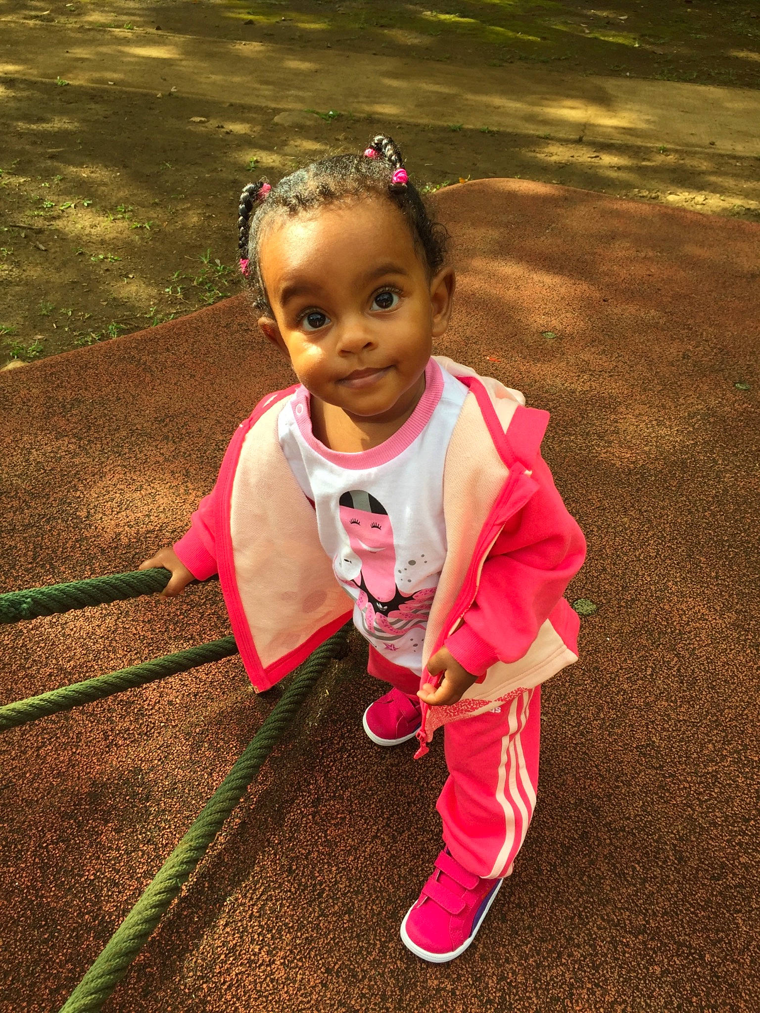 Aliyah participe au concours pour gagner de l'argent avec cette photo : child, cool, costume, day, fun, girl, grass, happiness, infant, magenta, person, pink, play, recreation, red, skin, smile, toddler, vacation