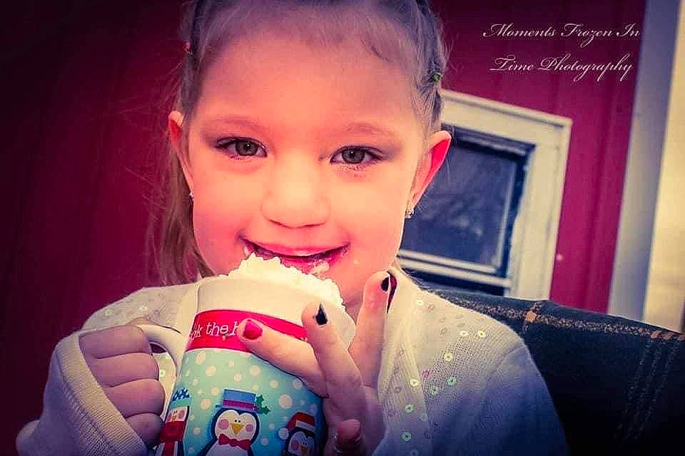 Ambriyah is registered to the contest to win money with this photo: arm, cheek, cool, eye, eyebrow, eyelash, finger, flash_photography, gesture, hair, hand, happy, iris, joy, lip, mouth, nose, person, pink, skin