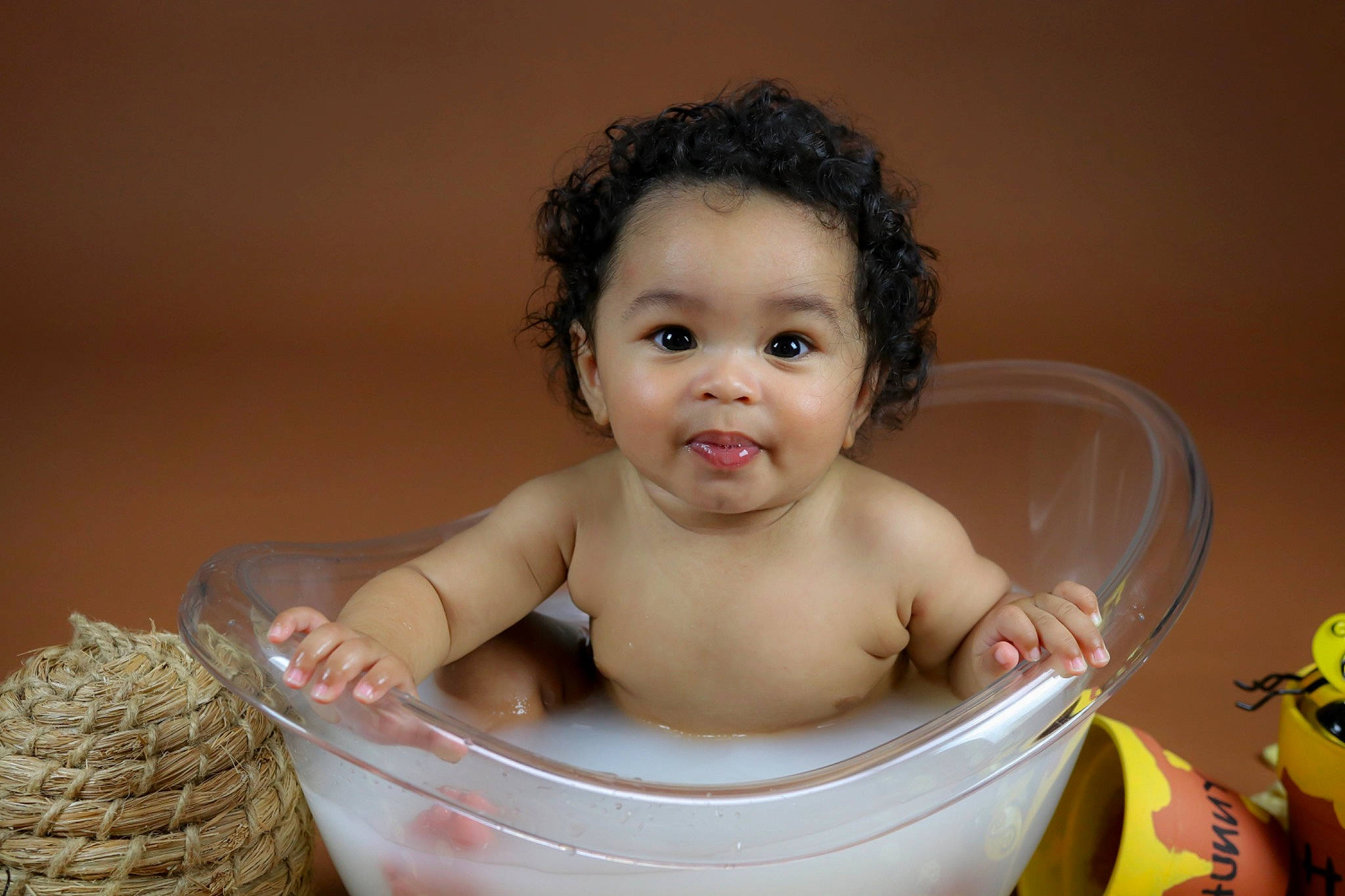 Andre is registered to the contest to win money with this photo: baby, baby_bathing, baby_food, baby_products, basket, bathing, bowl, cheek, child, drinkware, fun, happy, joy, person, portrait_photography, serveware, sitting, storage_basket, sweetness, toddler
