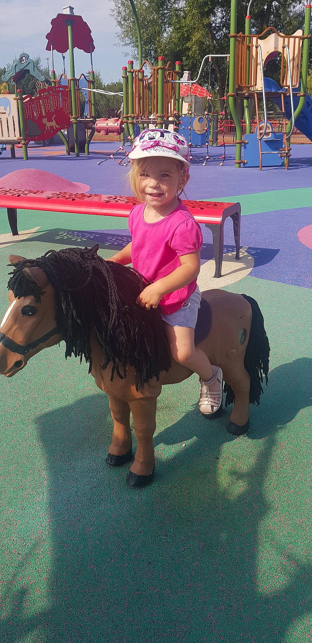 Maelys a rejoint le concours — aidez-le/la à gagner de superbes lots ! fun, headwear, horse, joy, mammal, mane, mare, pack_animal, person, pony, recreation, shetland_pony, vertebrate