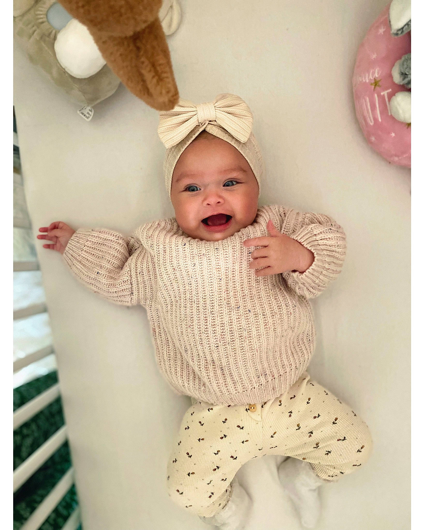 Nell participe au concours pour gagner de l'argent avec cette photo : art, baby, baby_safety, baby_sleeping, baby_toddler_clothing, beauty, child, comfort, face, fashion_accessory, happy, headwear, pattern, person, product, room, sleeve, smile, textile, toddler