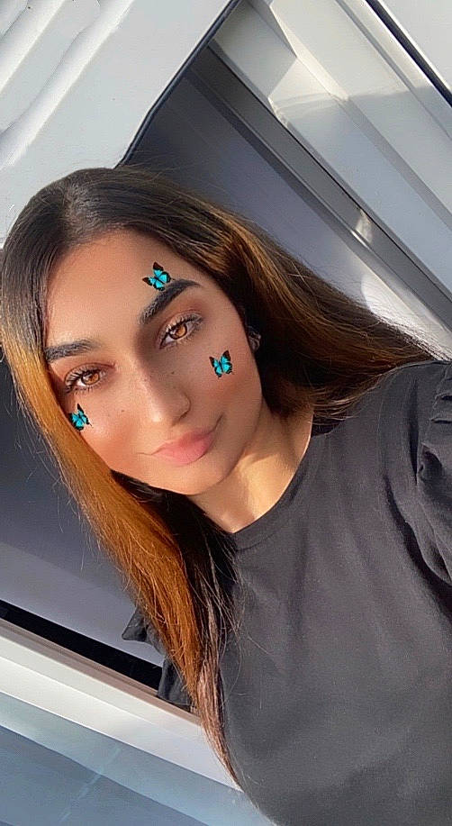 Diana a rejoint le concours — aidez-le/la à gagner de superbes lots ! automotive_design, black_hair, blond, brown_hair, chin, cool, electric_blue, eyebrow, eyelash, eyewear, flash_photography, forehead, joy, layered_hair, lip, long_hair, makeover, person, shoulder, skin