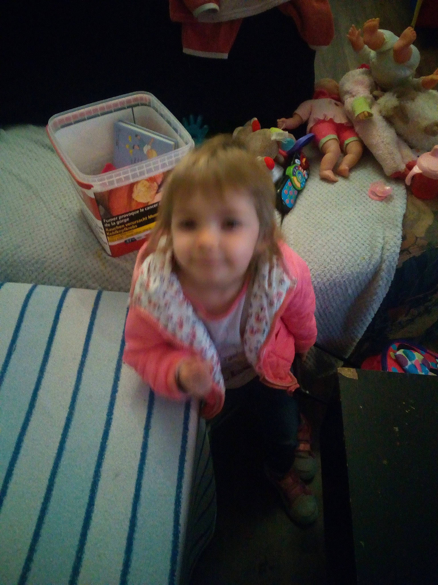 Ornella a rejoint le concours — aidez-le/la à gagner de superbes lots ! baby, blurred, cheek, child, fun, furniture, person, play, room, sitting, skin, smile, toddler