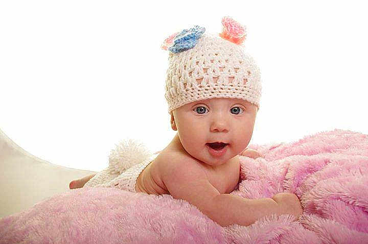 Enya is registered to the contest to win money with this photo: