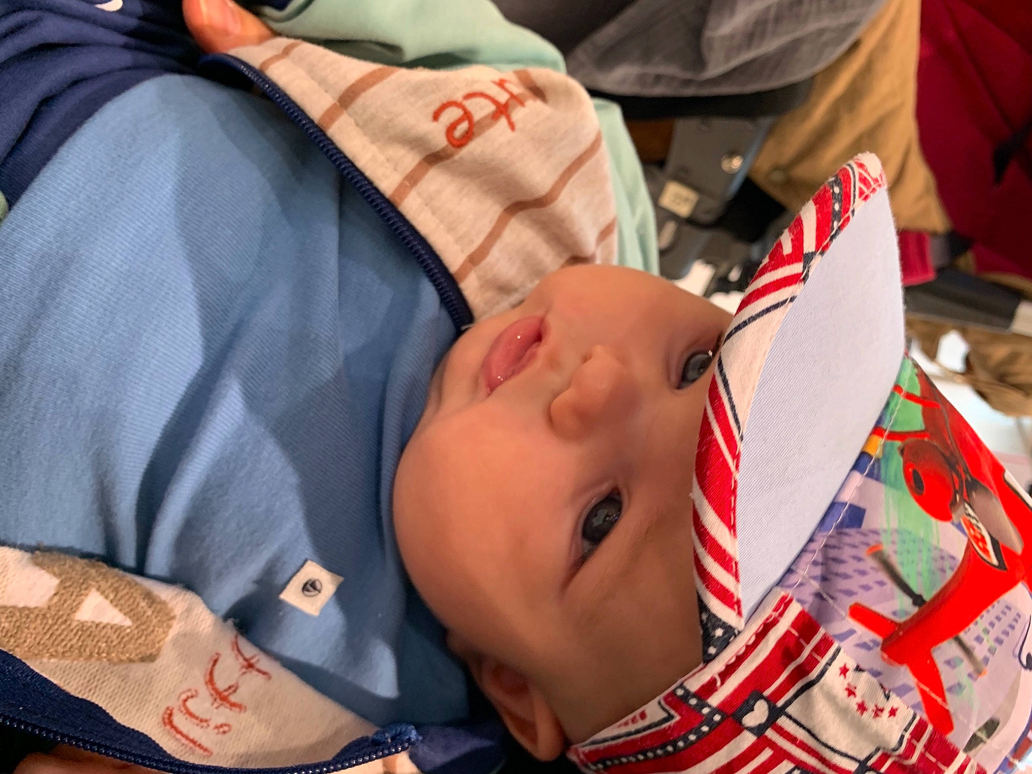 Sevastian a rejoint le concours — aidez-le/la à gagner de superbes lots ! baby, baby_products, carmine, child, dress, event, fashion_accessory, flag, flag_of_the_united_states, fun, happy, hat, headgear, headwear, nail, person, recreation, toddler, tradition, uniform