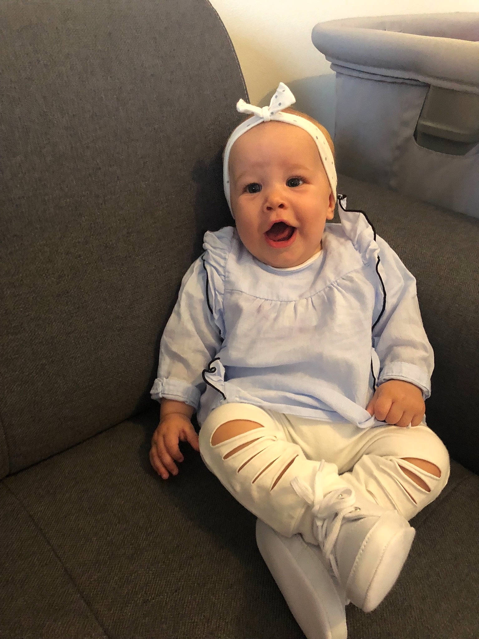 Léana participe au concours pour gagner de l'argent avec cette photo : arm, baby, child, comfort, ear, person, sitting, skin, smile, toddler