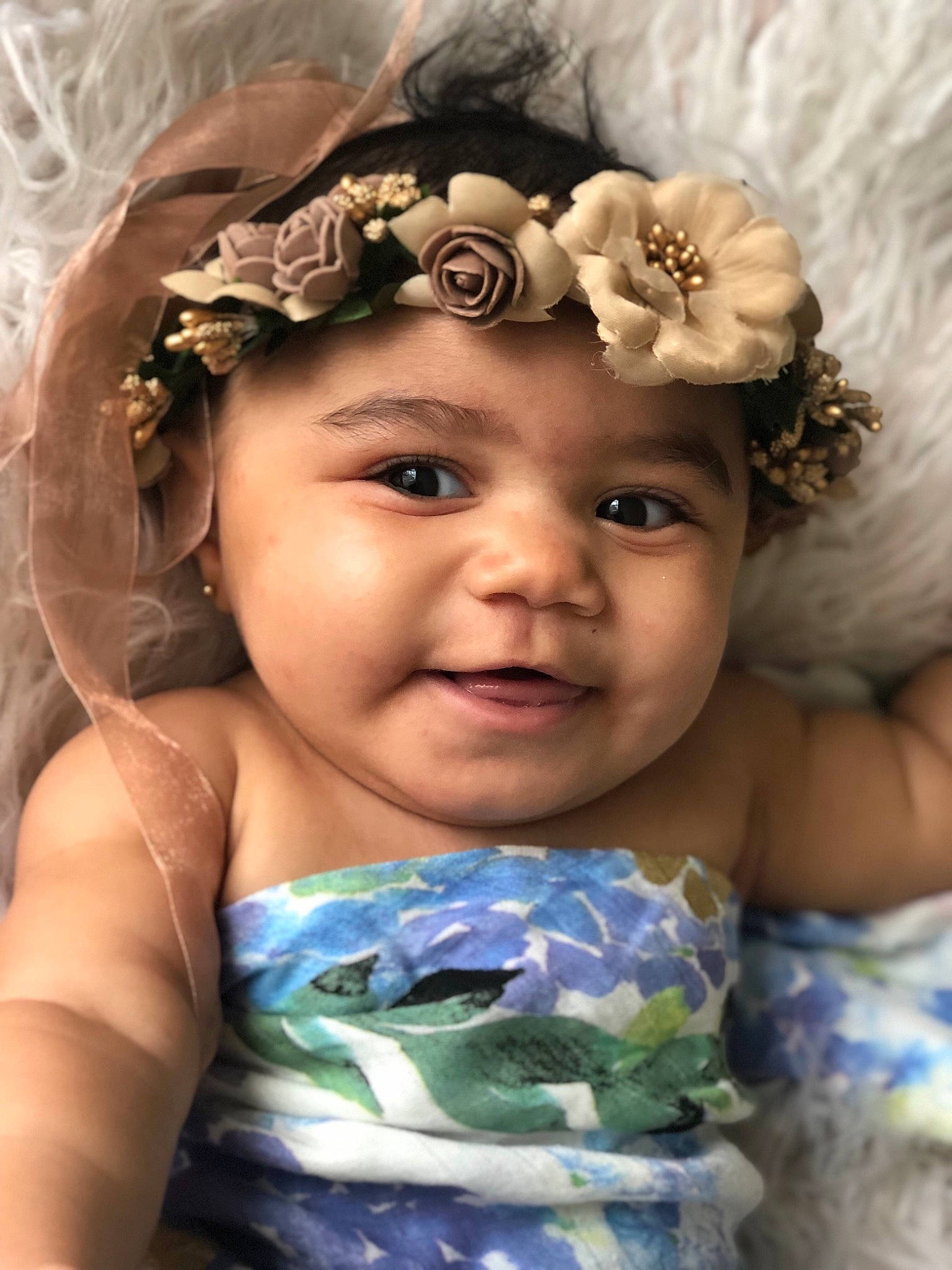 Joelle is registered to the contest to win money with this photo: baby, cheek, child, eye, face, fashion_accessory, hair_accessory, happy, hat, head, headband, headgear, headpiece, headwear, person, photography, portrait, skin, smile, toddler