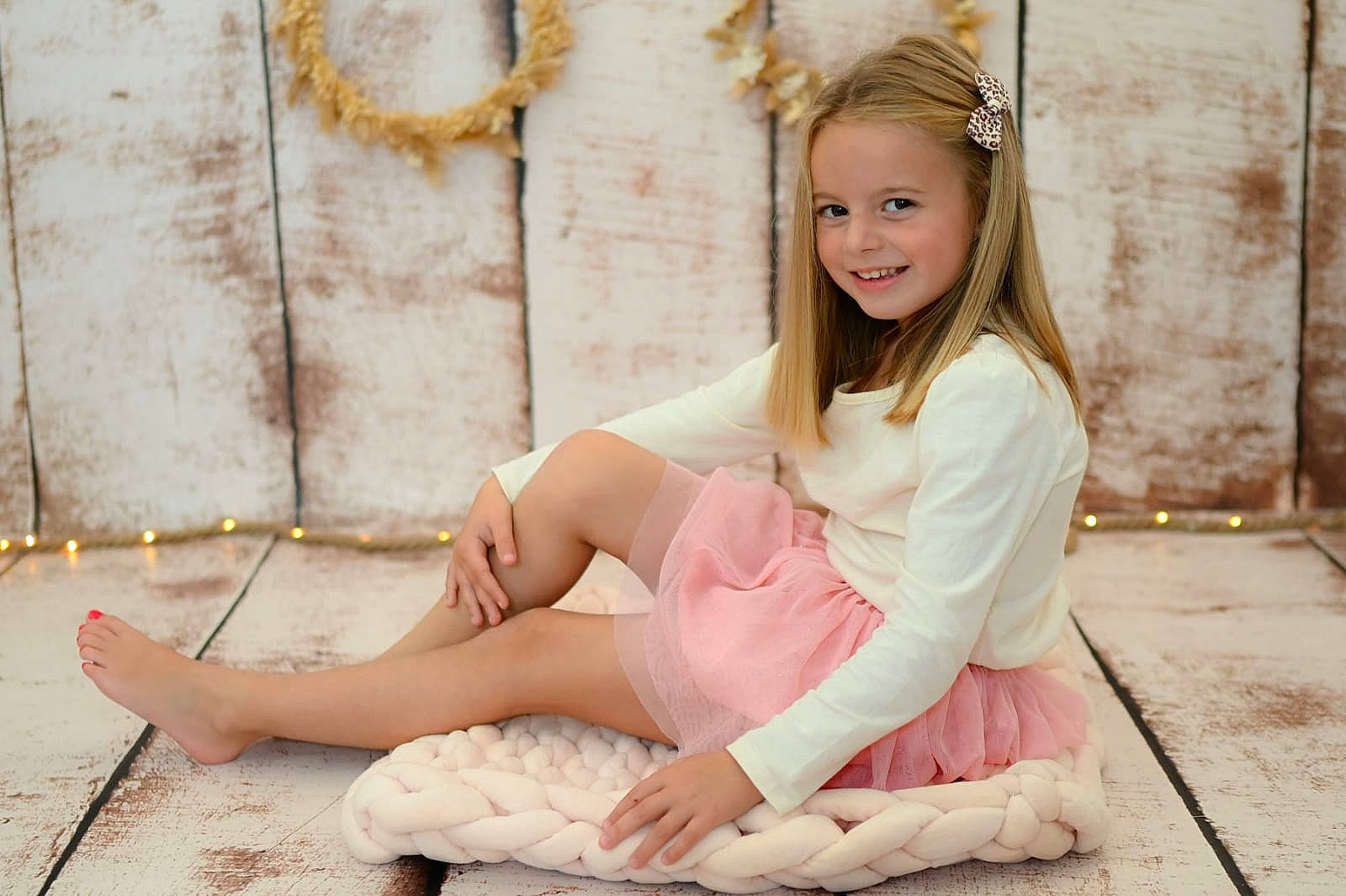 Clara participe au concours pour gagner de l'argent avec cette photo : black_hair, dress, eye, face, fashion_design, flash_photography, flooring, hair, happy, head, joy, knee, leg, long_hair, person, pink, shoe, skin, smile, street_fashion