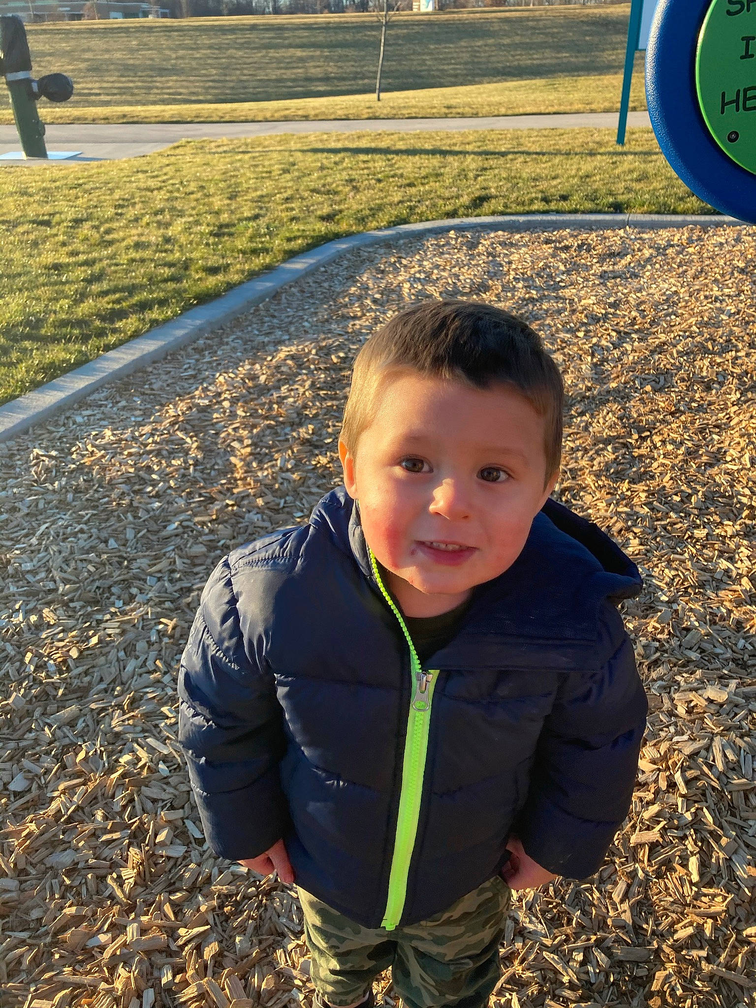 Avielle is registered to the contest to win money with this photo: cool, facial_expression, fun, grass, grass_family, grassland, hairstyle, happy, leaf, leisure, morning, natural_environment, nature, people, people_in_nature, person, photograph, smile, standing, sunlight