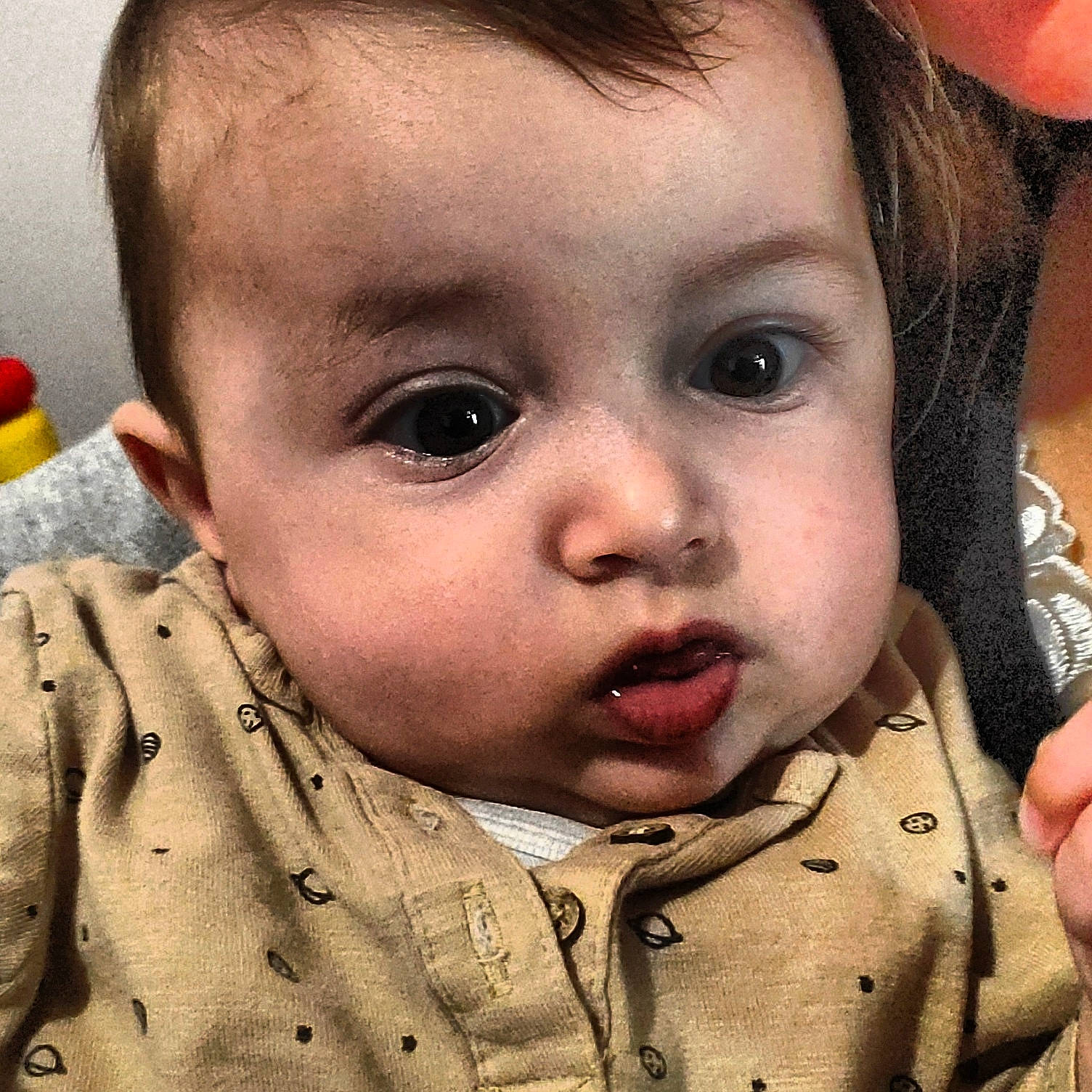 Thiago participe au concours pour gagner de l'argent avec cette photo : baby, cheek, chin, ear, eye, eyebrow, eyelash, face, forehead, happy, head, iris, jaw, lip, mammal, mouth, neck, nose, person, skin