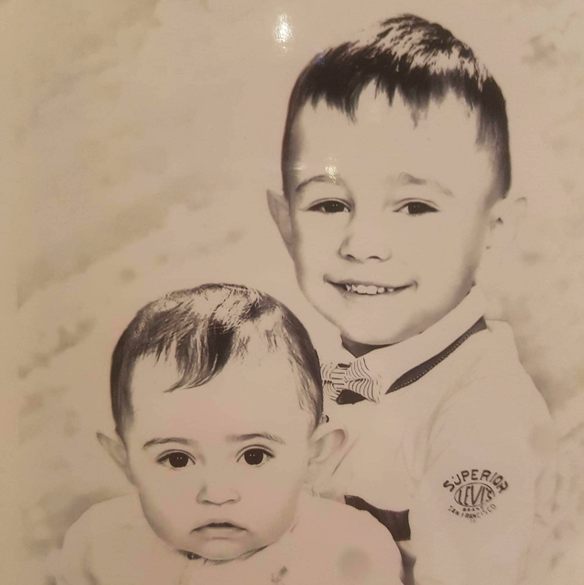 Zoé a rejoint le concours — aidez-le/la à gagner de superbes lots ! art, artwork, black_and_white, boy, cheek, child, drawing, emotion, facial_expression, forehead, fun, joy, male, man, person, portrait, sketch, smile, toddler