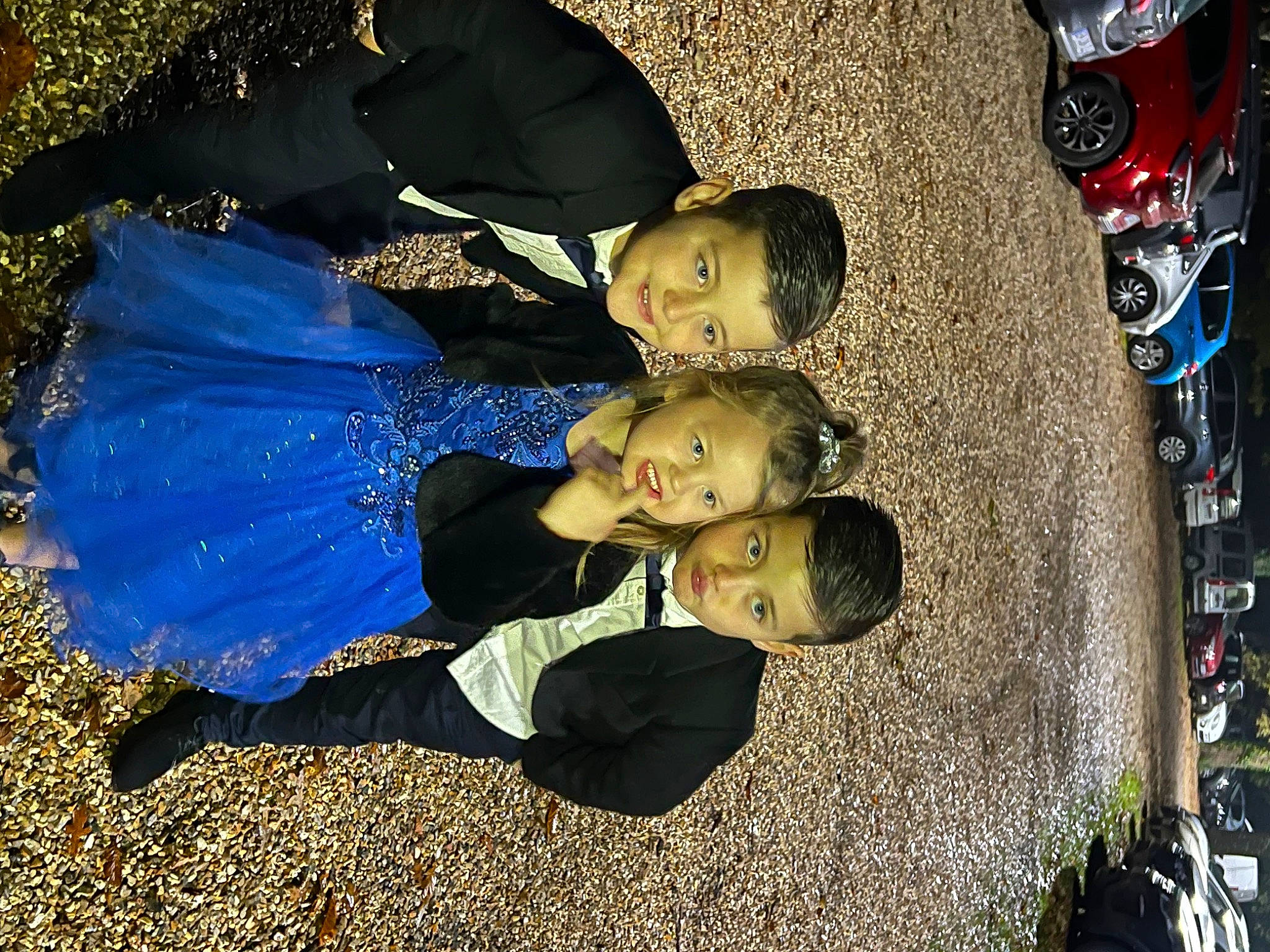 Kaytaleya participe au concours pour gagner de l'argent avec cette photo : child, electric_blue, event, fun, grass, happy, joy, people_in_nature, person, plant, smile, toddler, tradition, tree, world