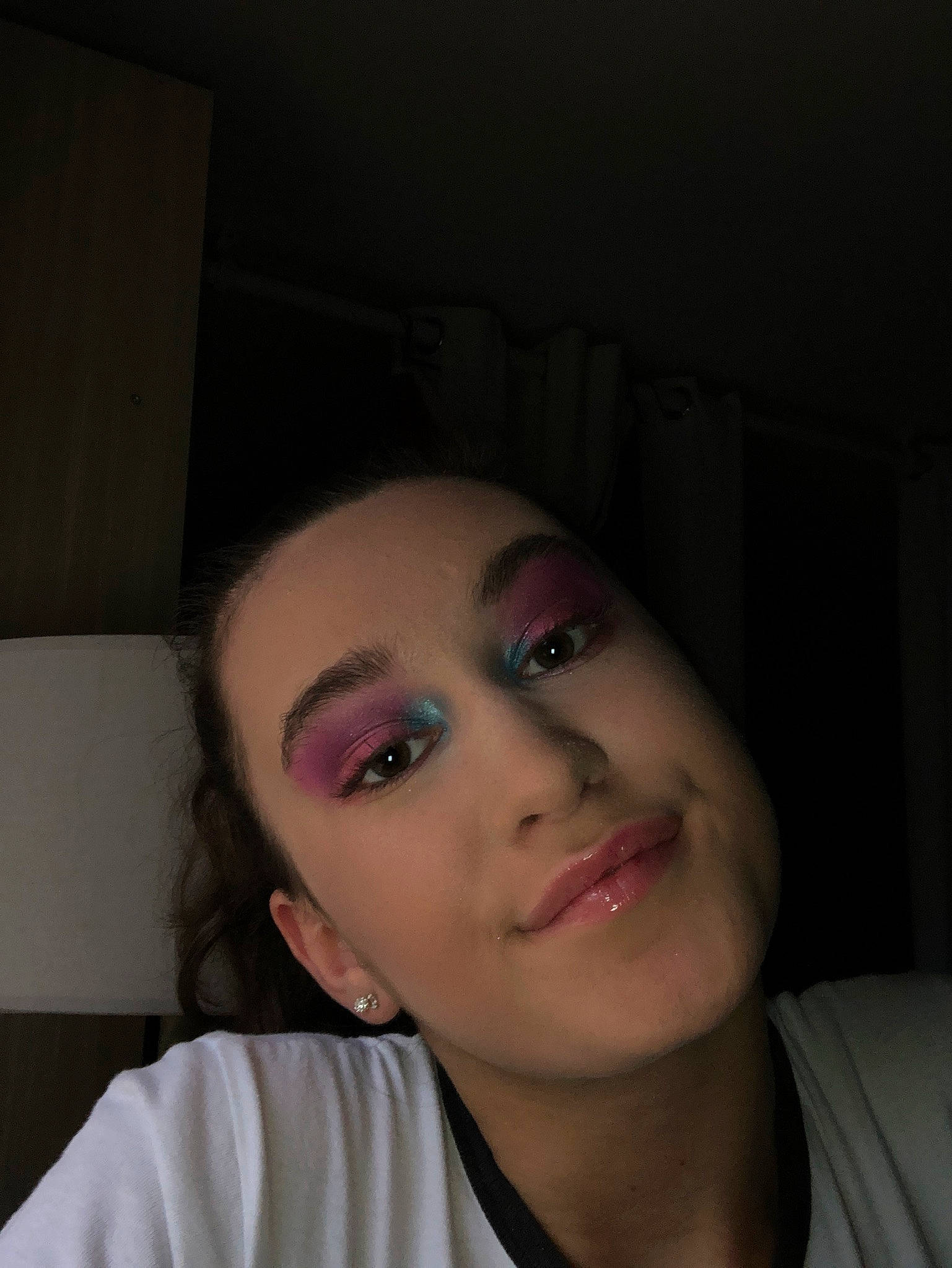 Lucie participe au concours pour gagner de l'argent avec cette photo : beauty, black_hair, cheek, chin, cool, darkness, eye_shadow, eyebrow, eyelash, forehead, iris, jaw, jewellery, joy, lip, mouth, neck, organ, person, selfie