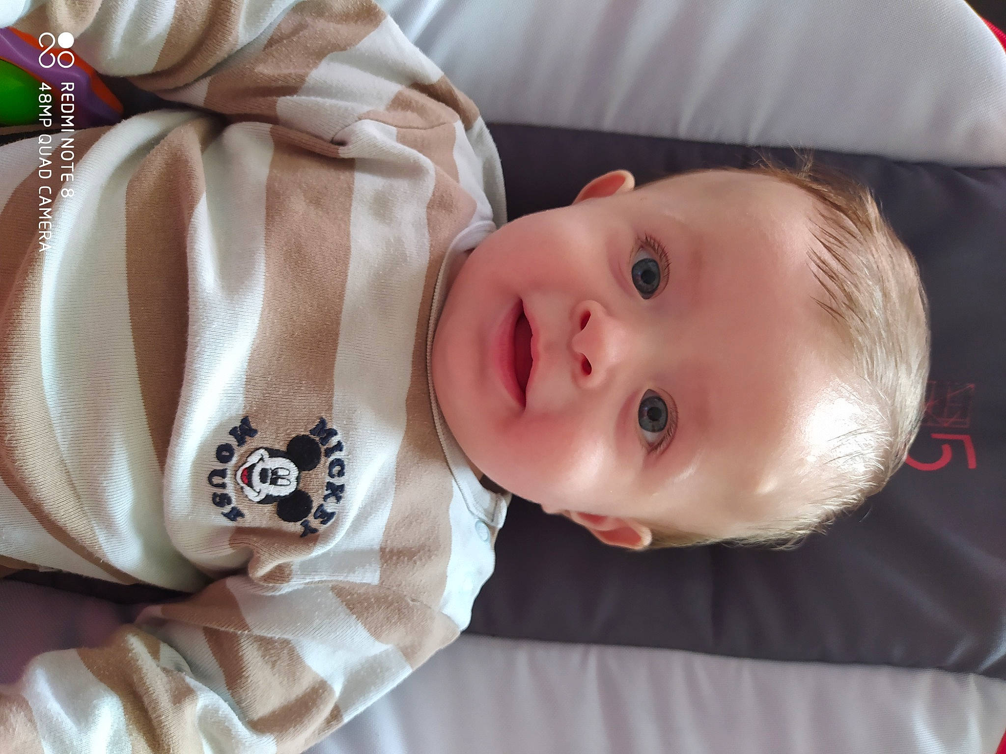 Dayan a rejoint le concours — aidez-le/la à gagner de superbes lots ! baby, cheek, child, ear, eye, face, head, linens, mouth, nose, person, skin, toddler