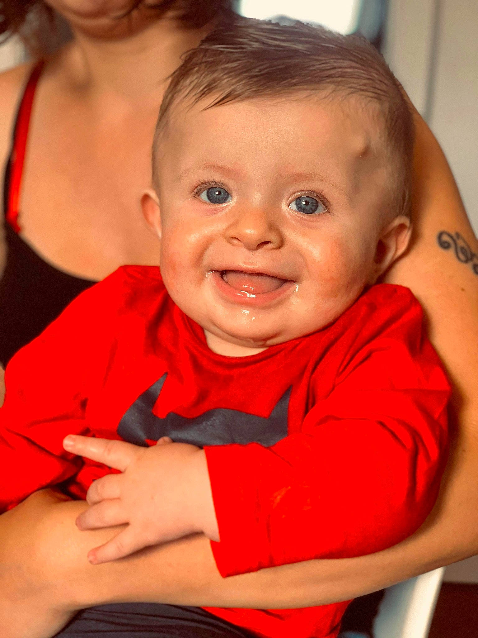 Dayan a rejoint le concours — aidez-le/la à gagner de superbes lots ! baby, cheek, child, eye, face, finger, joy, lip, nose, person, skin, smile, toddler