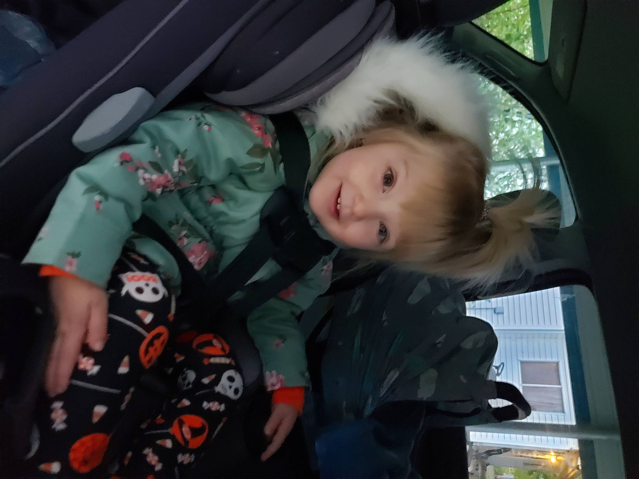 Kaisley is registered to the contest to win money with this photo: auto_part, automotive_exterior, automotive_window_part, car_seat, car_seat_cover, child, comfort, family_car, fun, fur, joy, luxury_vehicle, military_camouflage, motor_vehicle, passenger, person, sitting, toddler, transport, vehicle_door