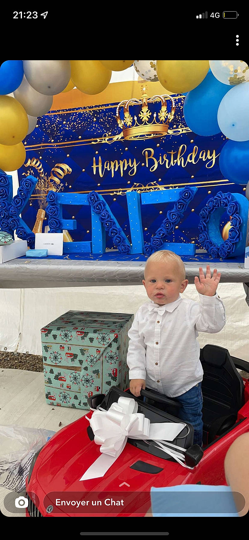 Kenzo a rejoint le concours — aidez-le/la à gagner de superbes lots ! baby, balloon, blue, child, christmas_eve, design, electric_blue, event, fun, happy, holiday, lap, leisure, party_supply, person, photograph, product, room, snapshot, toddler