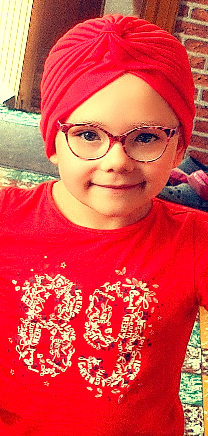 Lussy participe au concours pour gagner de l'argent avec cette photo : cap, chin, eye, eyebrow, face, facial_expression, forehead, glasses, hair, head, headwear, joy, lip, mouth, nose, organ, outerwear, person, photograph, skin