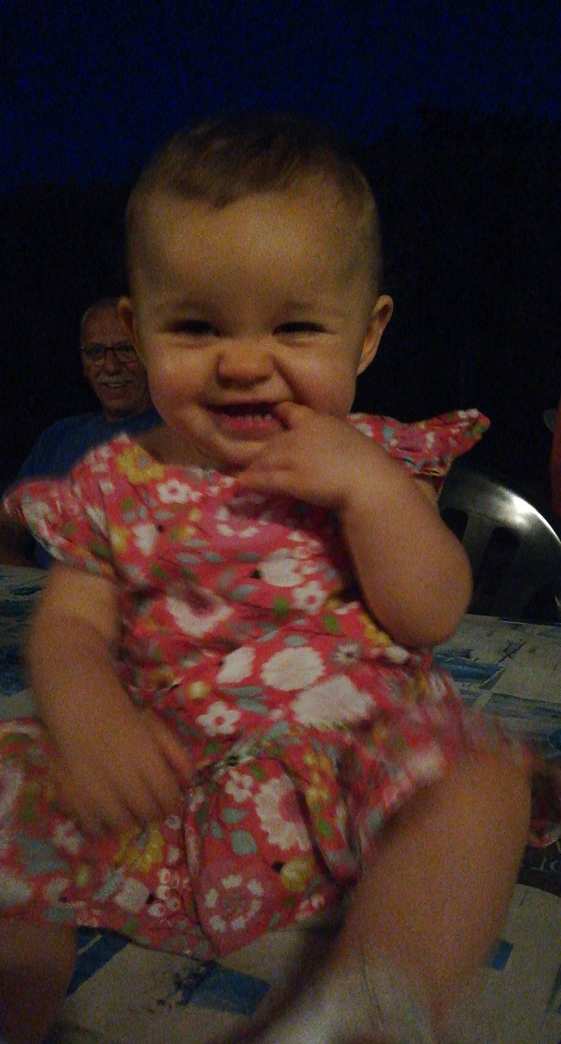 Eléna a rejoint le concours — aidez-le/la à gagner de superbes lots ! baby, cheek, child, chin, ear, eye, face, facial_expression, head, iris, joy, lip, mouth, nose, person, sitting, skin, smile, toddler, under_exposed