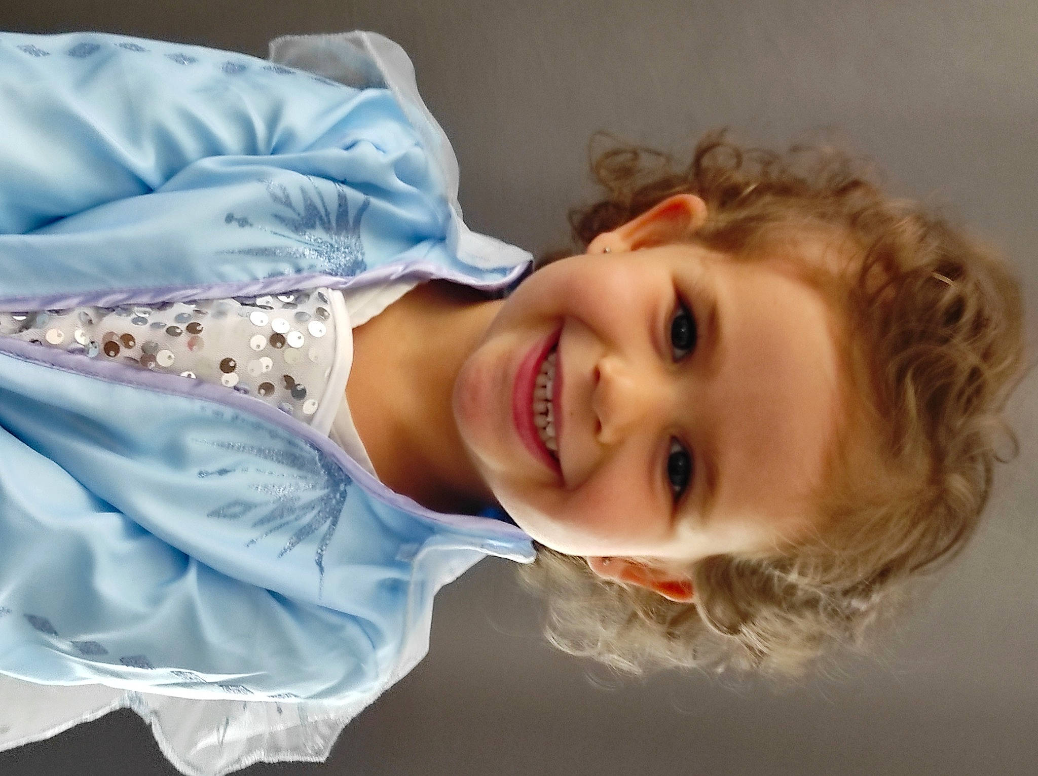 Kate-liv participe au concours pour gagner de l'argent avec cette photo : beauty, cheek, child, comfort, dress, eye, eyebrow, eyelash, flash_photography, fun, hair, happy, joy, leisure, lip, nose, people, person, room, skin