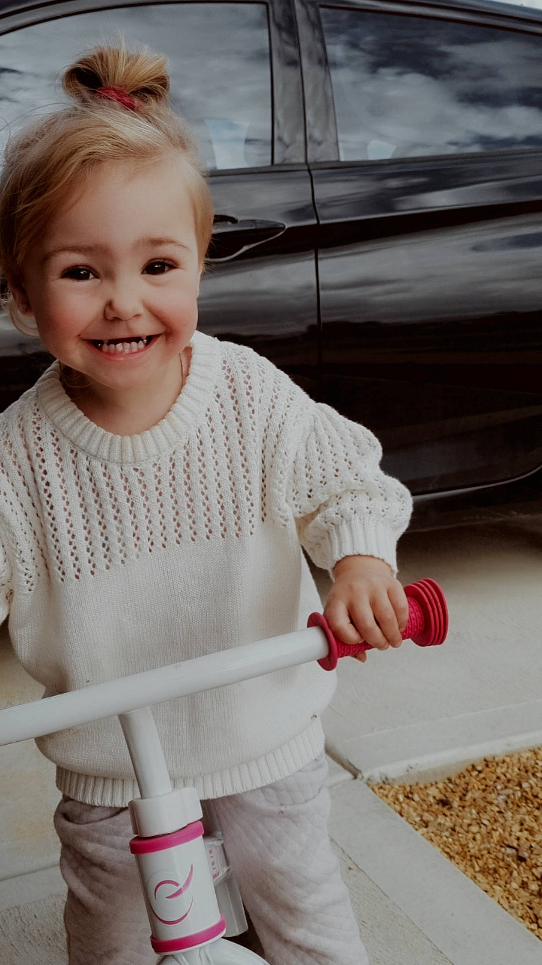 Ruby is registered to the contest to win money with this photo: baby, baby_toddler_clothing, blond, child, comfort_food, dress, happy, ingredient, joy, outerwear, pattern, person, recipe, sitting, sleeve, smile, soil, t_shirt, toddler, vegetable