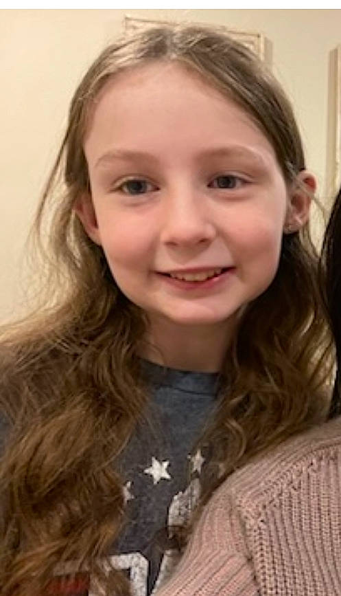 Presley is registered to the contest to win money with this photo: blond, brown_hair, cheek, child, eye, eyelash, forehead, fun, hair, happy, head, iris, jaw, joy, layered_hair, lip, long_hair, nose, person, skin