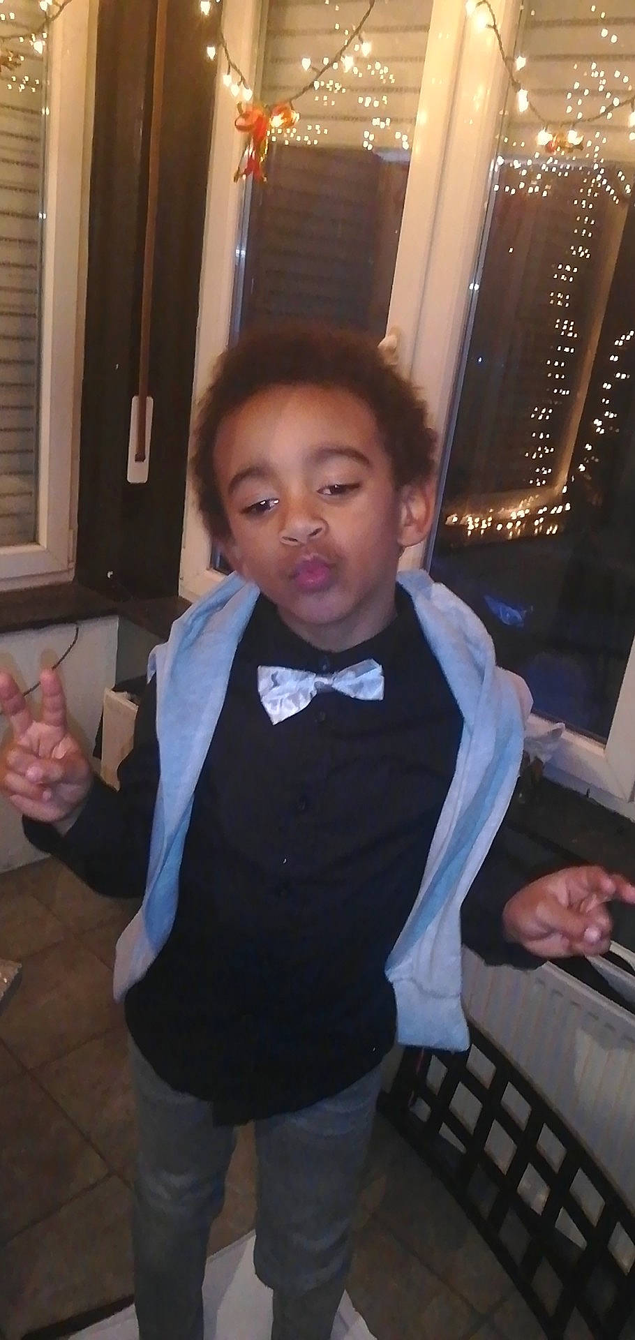 Malcom a rejoint le concours — aidez-le/la à gagner de superbes lots ! child, clothing, cool, day, fashion_accessory, fun, girl, hair, hairstyle, human_body, outerwear, person, product, shoulder, smile, snapshot, standing, toddler