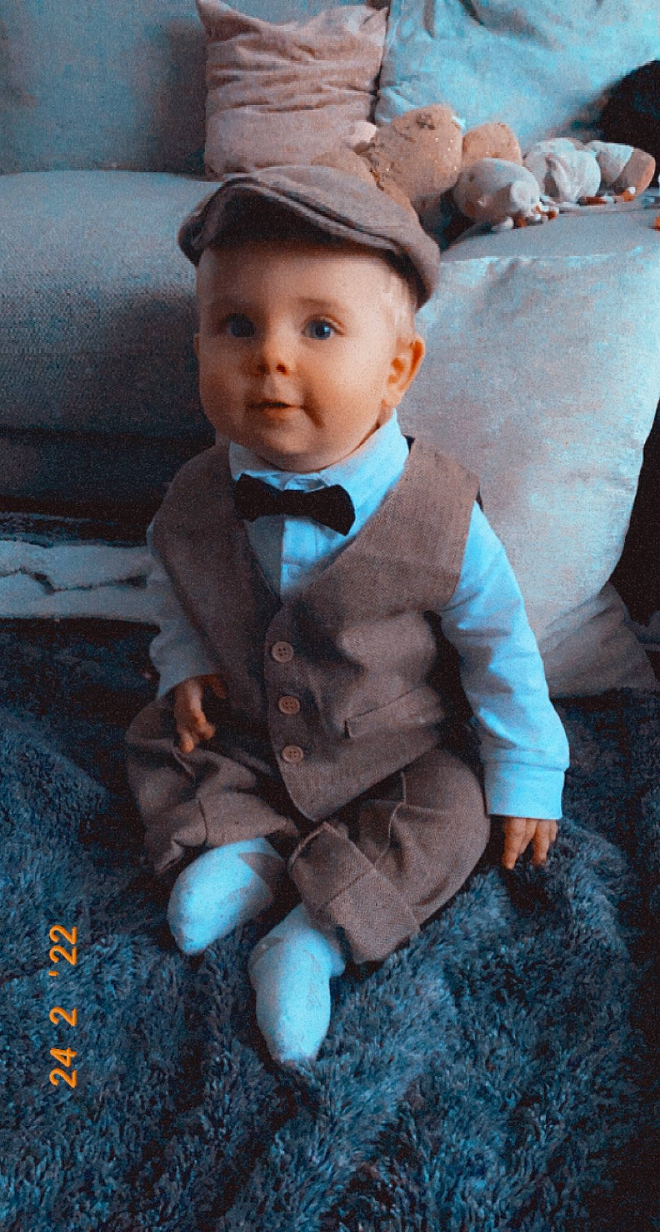 Mattia a rejoint le concours — aidez-le/la à gagner de superbes lots ! baby, baby_toddler_clothing, child, cool, doll, dress, eye, face, flash_photography, formal_wear, grass, grey, happy, hat, pattern, person, sleeve, sun_hat, toddler, vintage_clothing