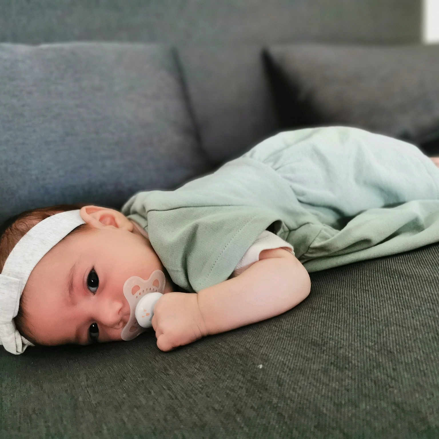 Mayla a rejoint le concours — aidez-le/la à gagner de superbes lots ! baby, baby_sleeping, bedtime, child, comfort, hand, nap, sleep, toddler