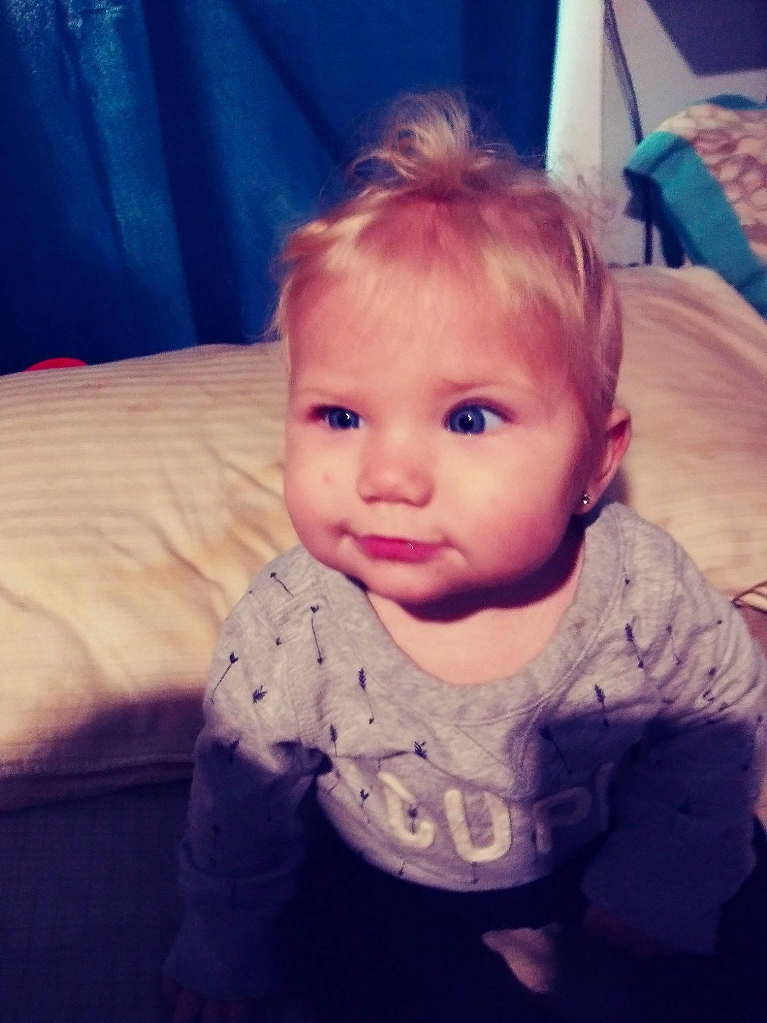 Marylou is registered to the contest to win money with this photo: baby, beauty, cheek, child, chin, cloud, eye, eyebrow, face, facial_expression, forehead, hair, hairstyle, head, lip, nose, person, skin, sky, smile