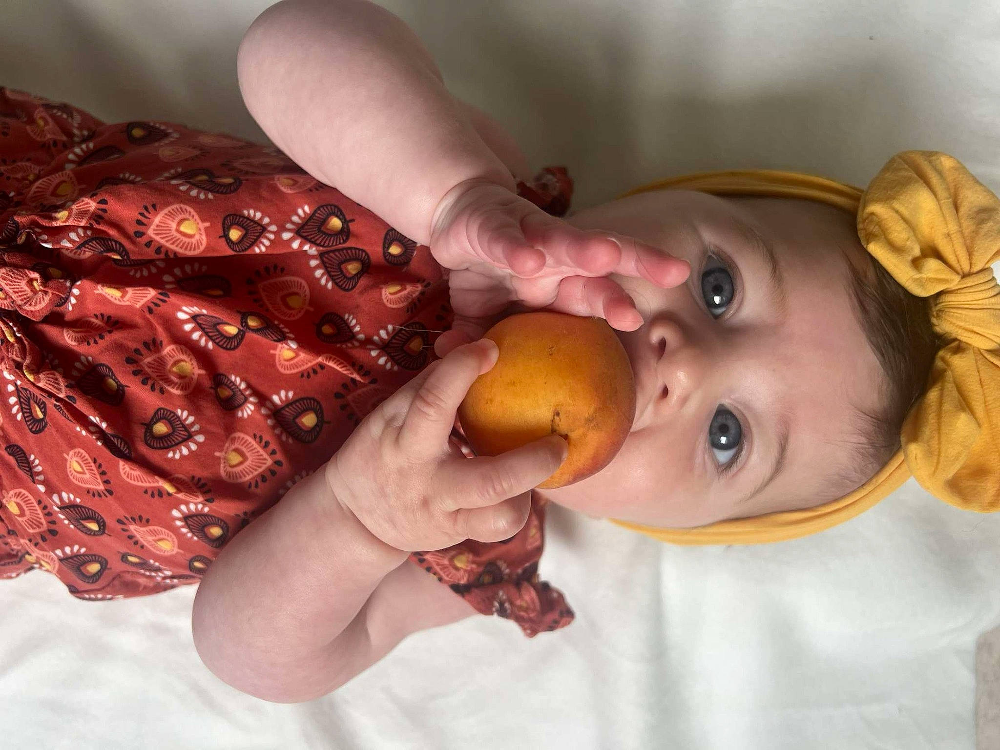 Luciana a rejoint le concours — aidez-le/la à gagner de superbes lots ! baby, baby_toddler_clothing, cheek, child, drinkware, ear, eyelash, finger, gesture, happy, head, iris, lip, mouth, nail, neck, nose, person, skin, tableware