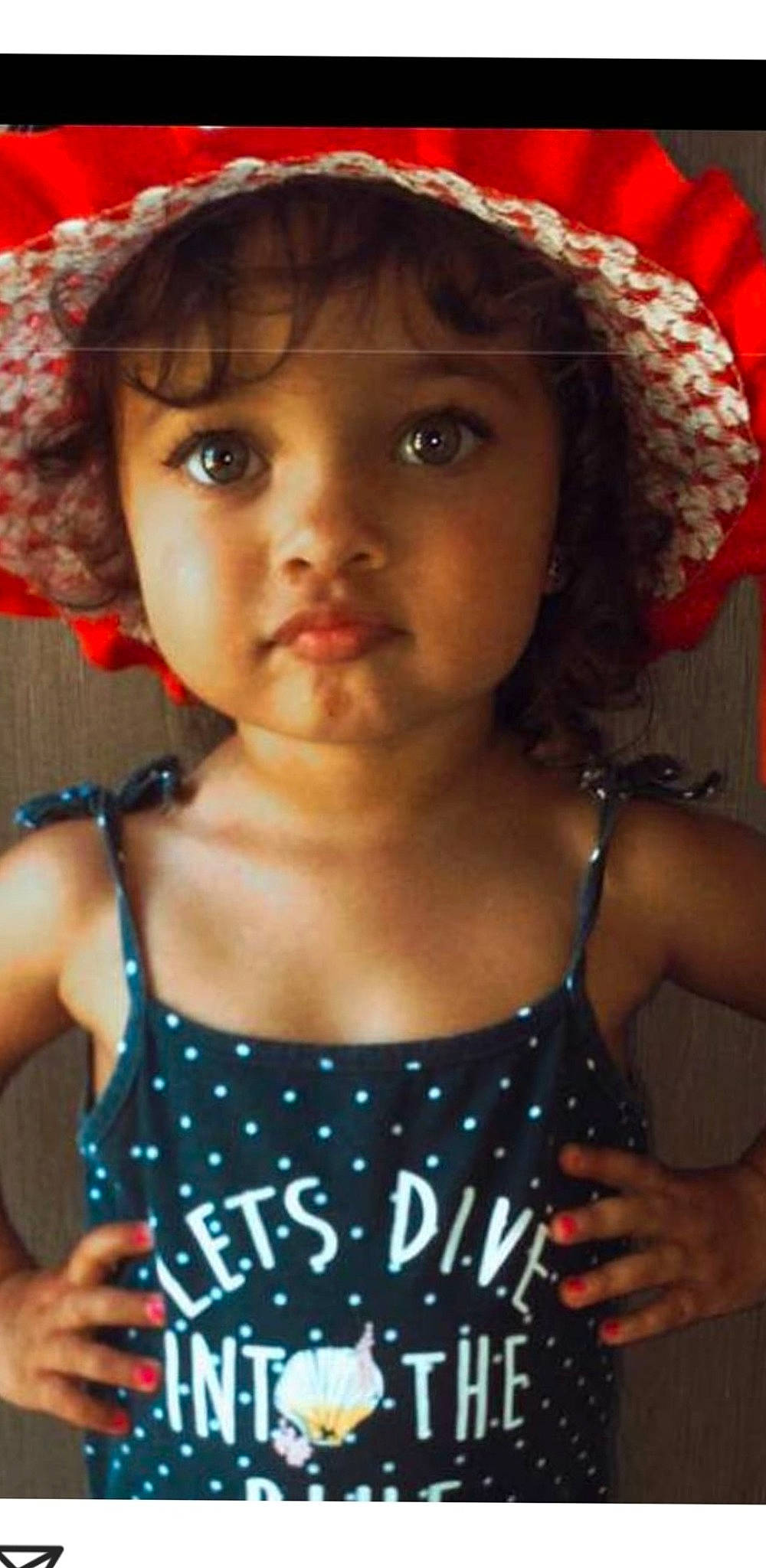 Iris participe au concours pour gagner de l'argent avec cette photo : baby_toddler_clothing, black, cheek, chin, clothing, eye, eyebrow, eyelash, face, fashion, hat, headgear, iris, lip, mouth, neck, nose, organ, person, photograph