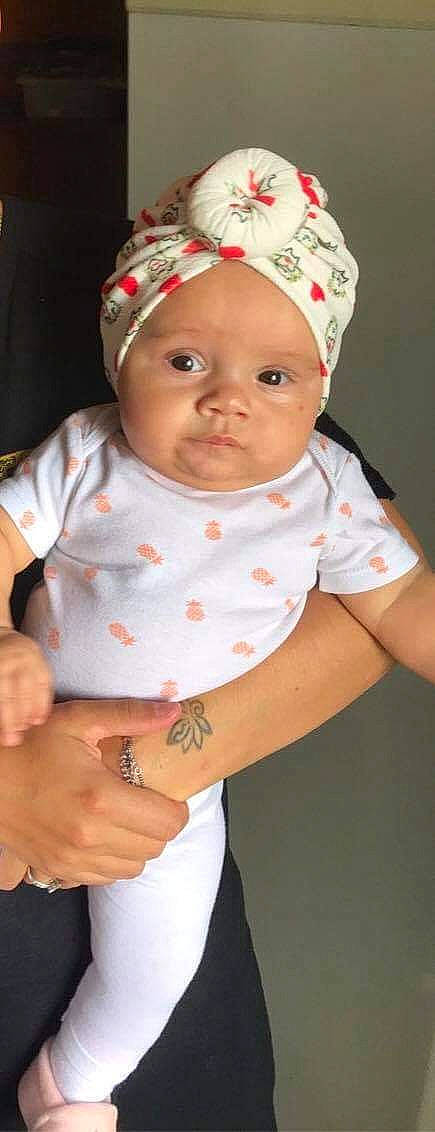 Layanna a rejoint le concours — aidez-le/la à gagner de superbes lots ! arm, baby, baby_toddler_clothing, cheek, child, fashion_accessory, hair_accessory, headband, headgear, headwear, person, skin, toddler