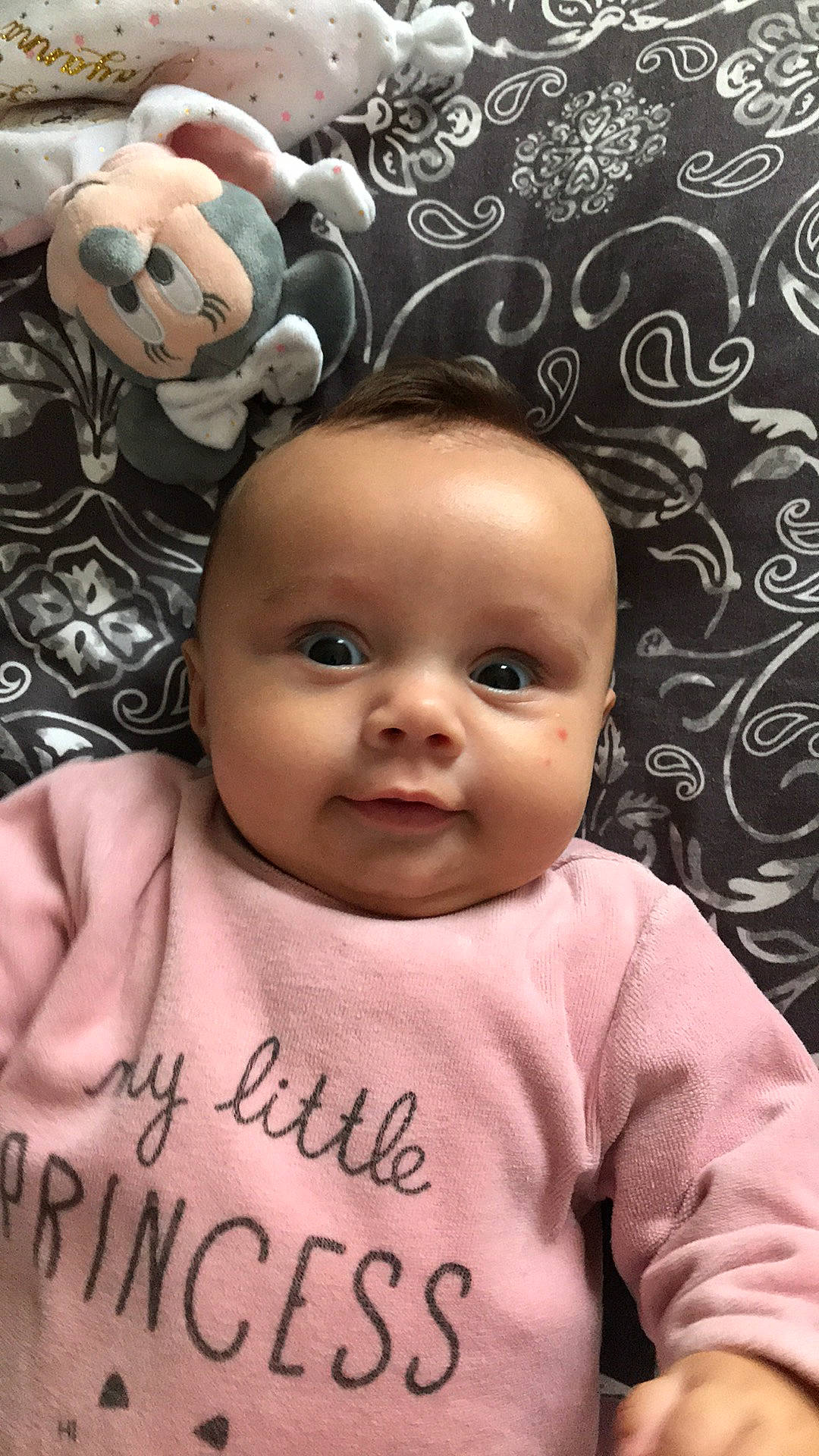 Layanna a rejoint le concours — aidez-le/la à gagner de superbes lots ! baby, cheek, child, face, forehead, head, nose, person, skin, smile, toddler