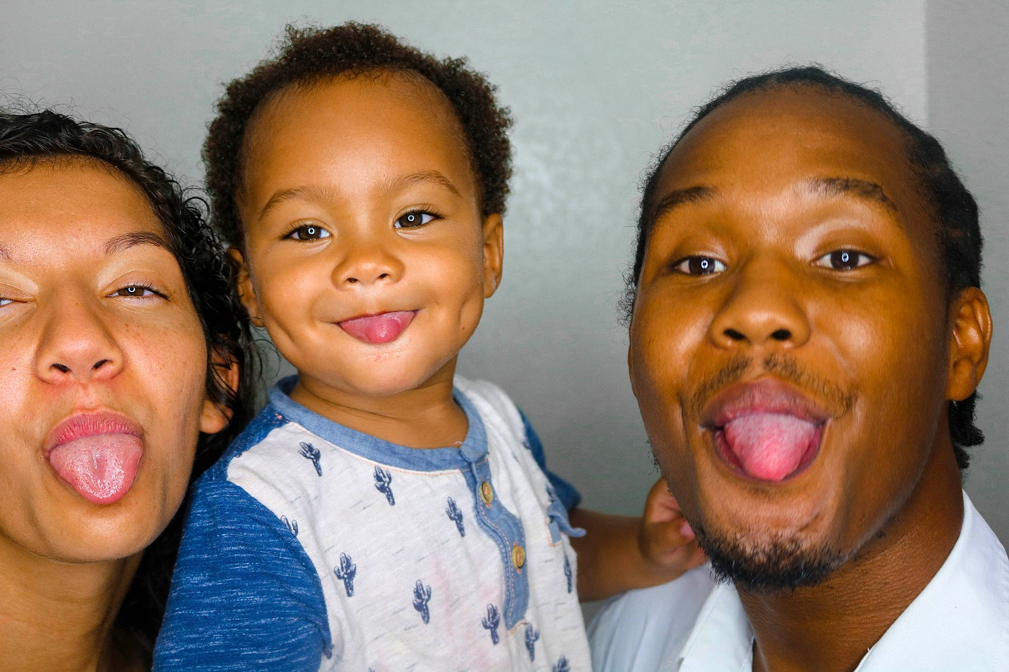 Yahudah is registered to the contest to win money with this photo: cheek, child, daughter, face, facial_expression, forehead, friendship, fun, happy, head, joy, mouth, nose, people, person, selfie, smile, youth