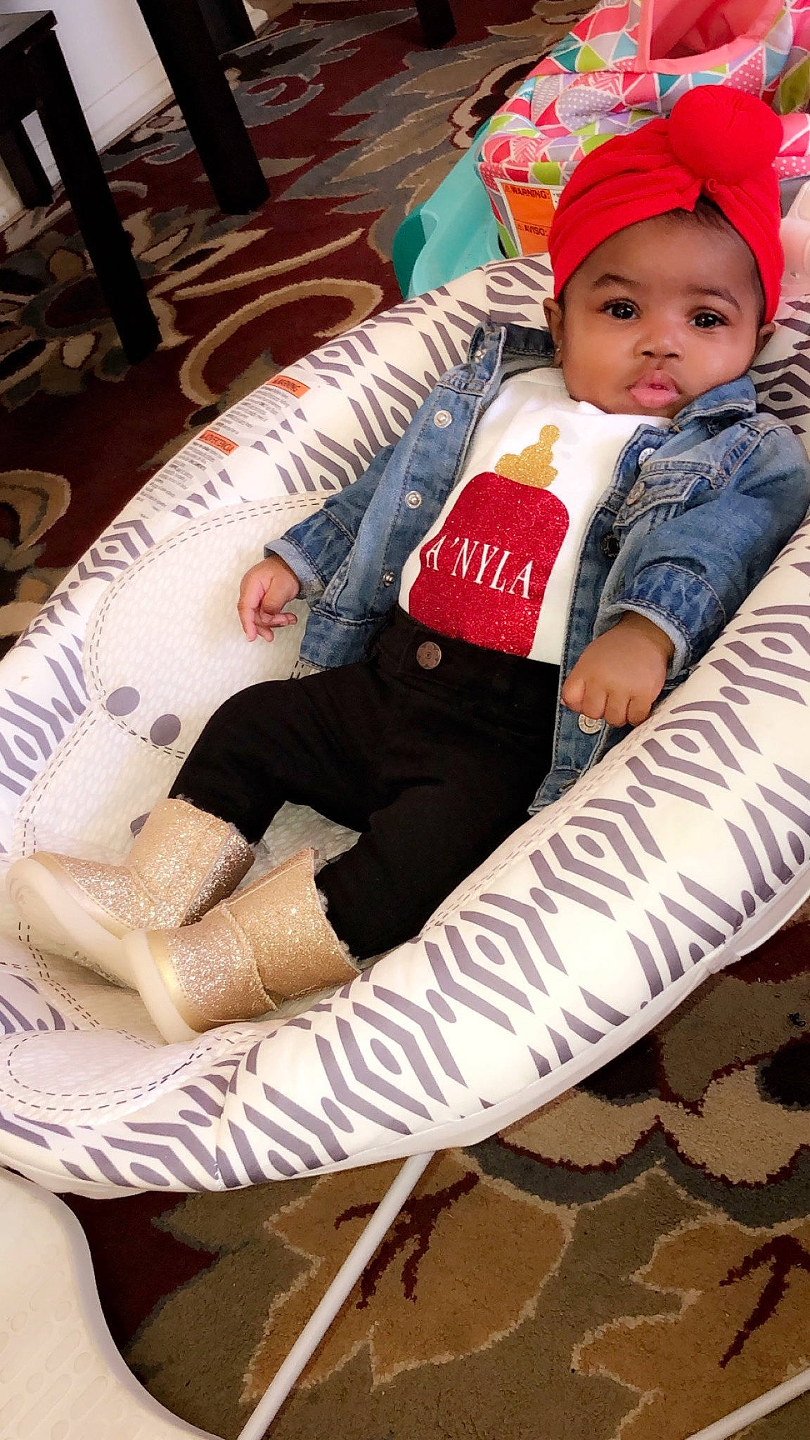 Anyla is registered to the contest to win money with this photo: child, leg, person