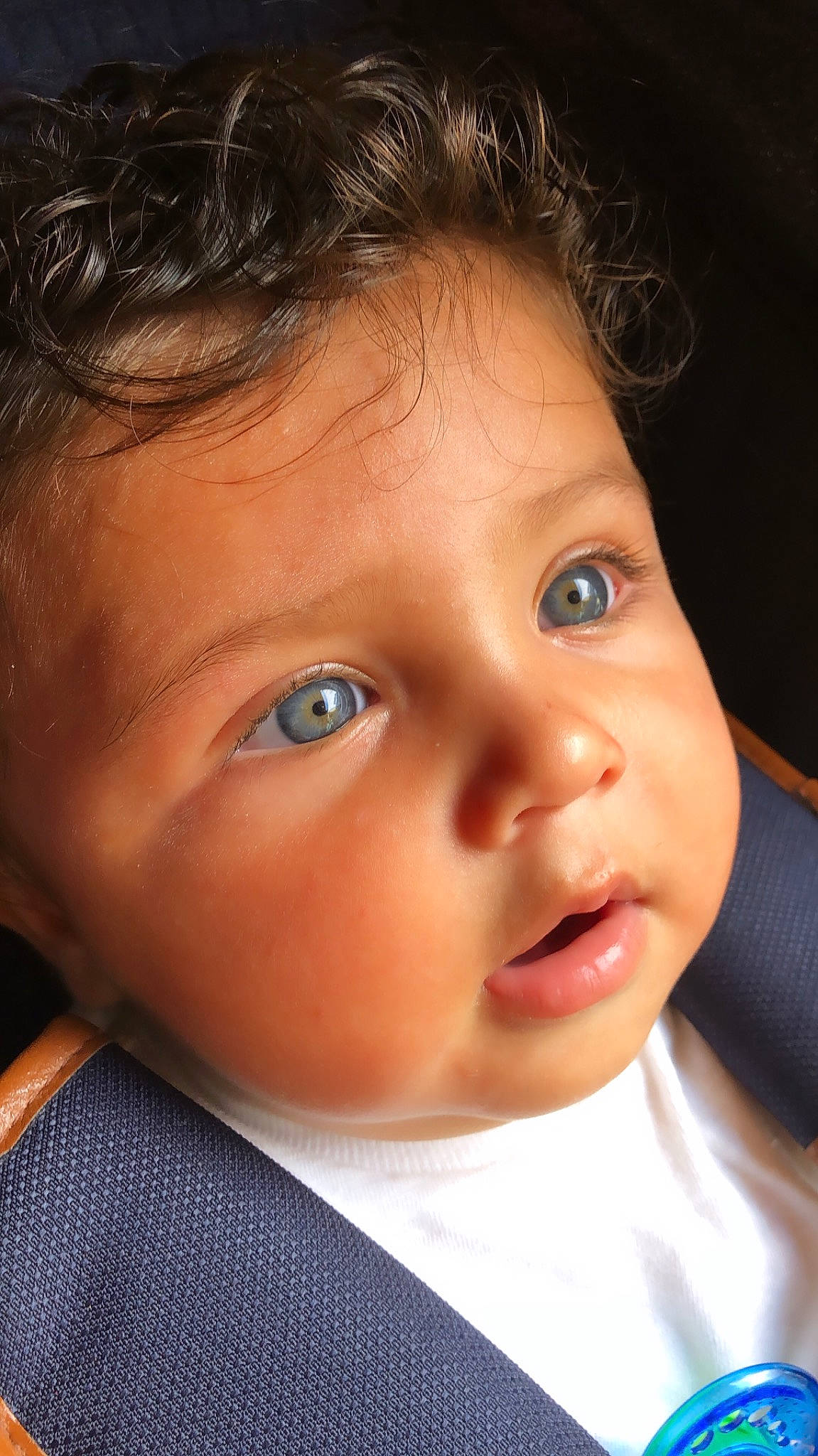 Vittorio participe au concours pour gagner de l'argent avec cette photo : baby, black_hair, cheek, child, chin, close_up, ear, eye, eyebrow, face, forehead, hair, head, iris, lip, mouth, nose, person, portrait_photography, skin