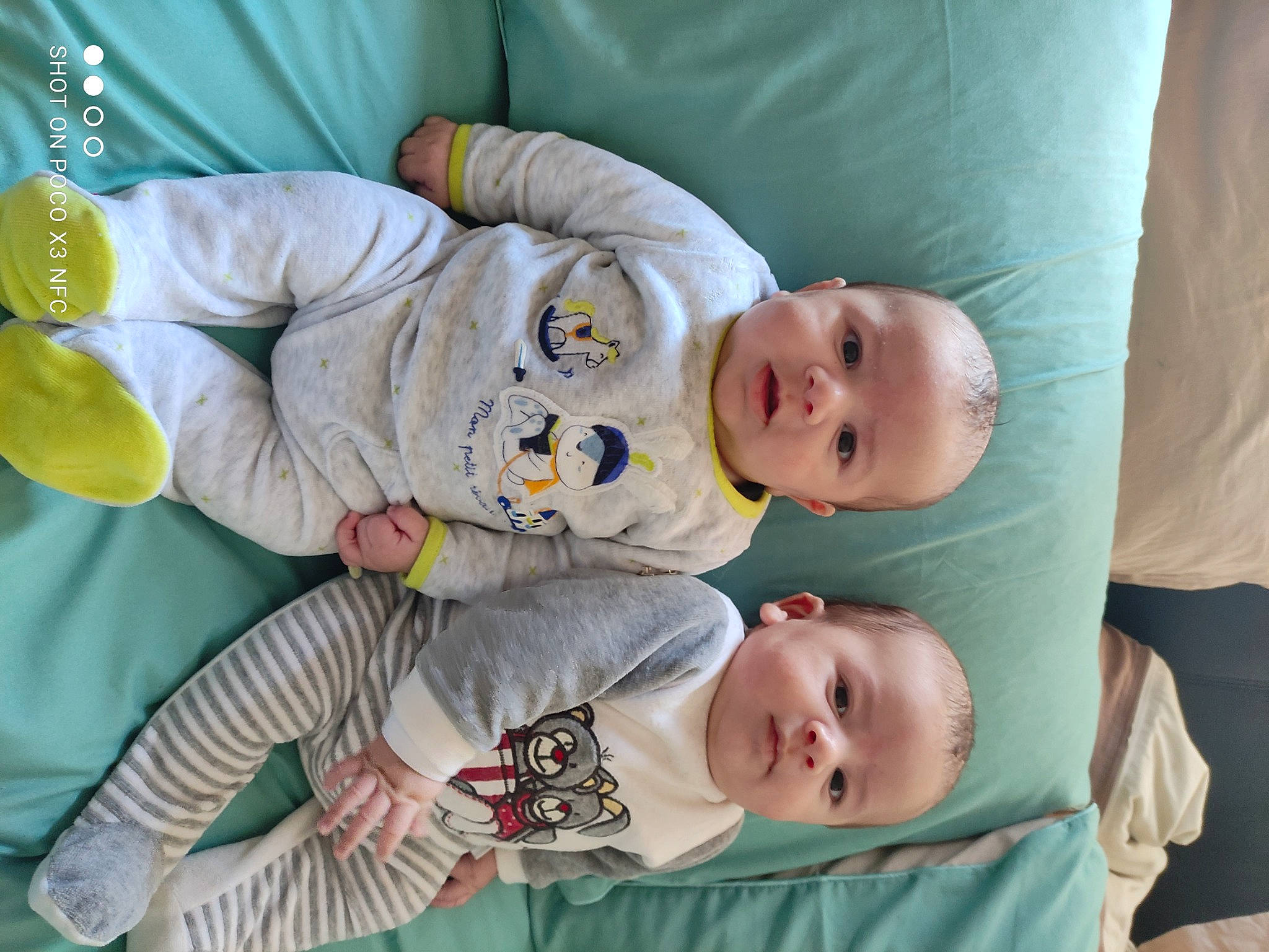 Dany participe au concours pour gagner de l'argent avec cette photo : baby, baby_toddler_clothing, cheek, comfort, eye, face, facial_expression, happy, head, human, mammal, nose, people, person, product, skin, sleeve, smile, textile, toddler