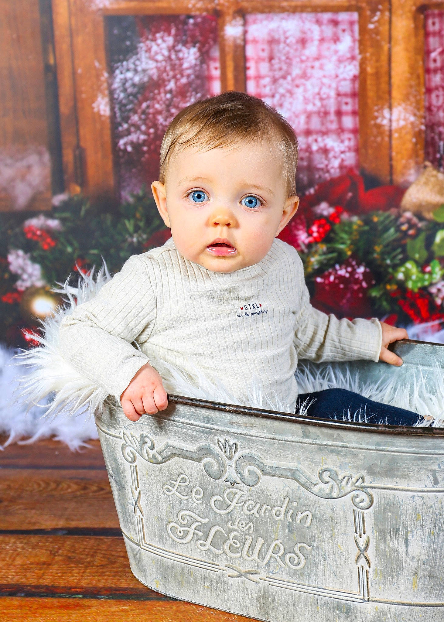 Mélina participe au concours pour gagner de l'argent avec cette photo : baby, baby_toddler_clothing, cheek, child, curtain, dress, eye, facial_expression, flooring, hairstyle, happy, iris, person, plant, sitting, sleeve, smile, standing, t_shirt, toddler