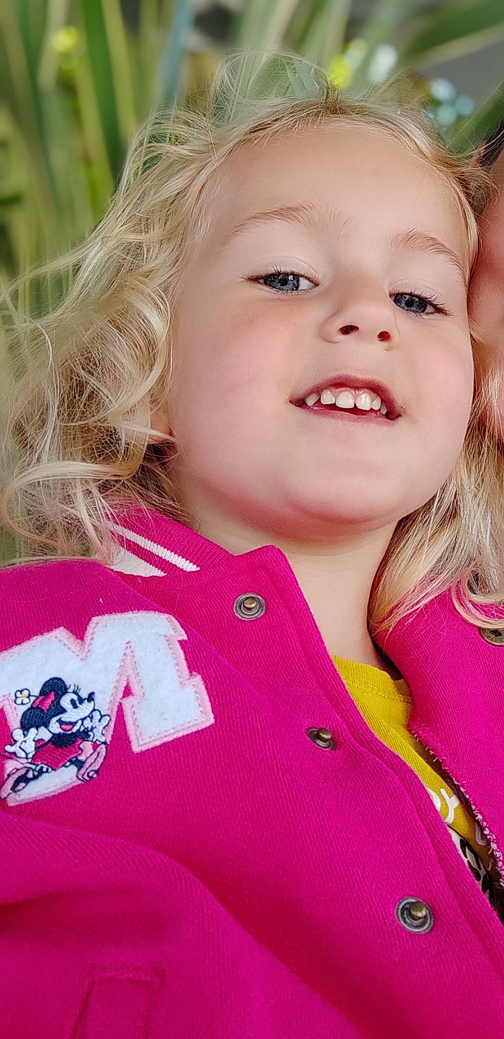 Nina a rejoint le concours — aidez-le/la à gagner de superbes lots ! blond, cheek, child, child_model, eye, face, facial_expression, fun, hair, happy, head, iris, lip, mouth, nose, person, pink, skin, smile, toddler