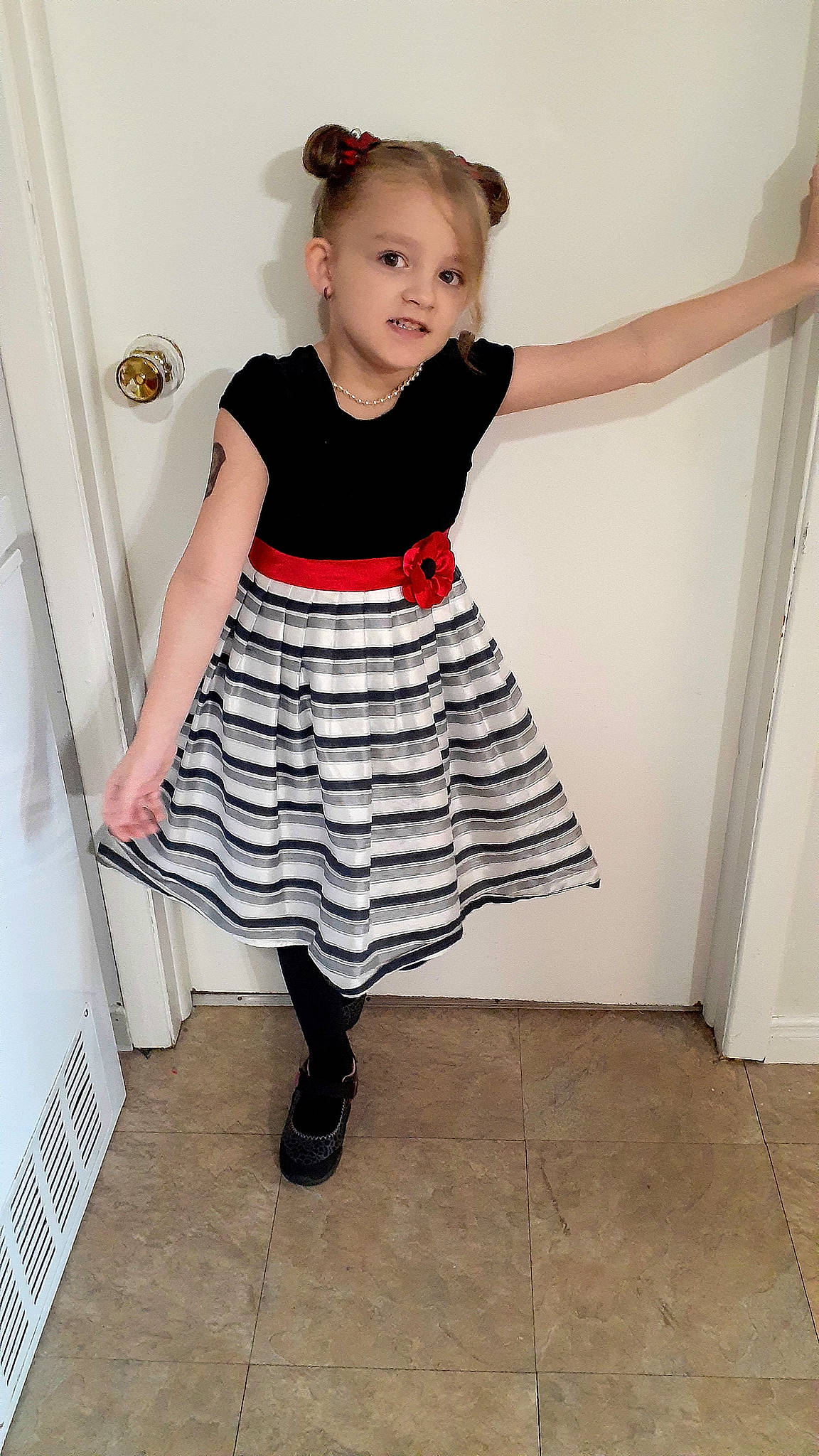 Maggie participe au concours pour gagner de l'argent avec cette photo : baby_toddler_clothing, child, clothing, day_dress, dress, electric_blue, fashion_design, happy, human_body, human_leg, knee, leg, one_piece_garment, pattern, person, sleeve, standing, thigh, toddler, trunk