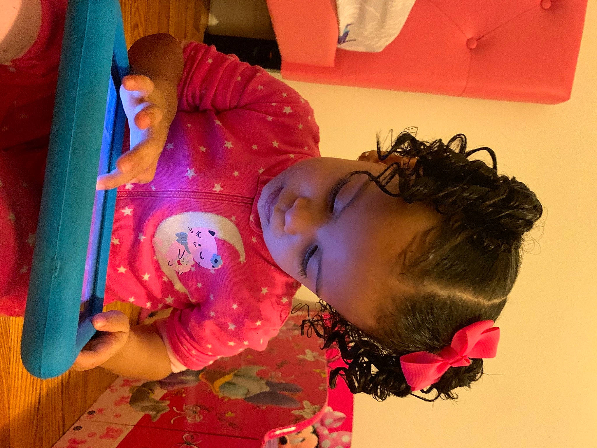 Harmony is registered to the contest to win money with this photo: beard, child, eyelash, eyewear, fashion_design, flesh, fun, happy, jewellery, magenta, mouth, orange, person, room, toddler