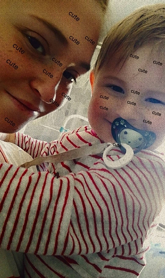 Nayann participe au concours pour gagner de l'argent avec cette photo : baby_toddler_clothing, child, chin, comfort, cool, ear, eye, eyelash, facial_expression, finger, gesture, happy, human, lip, mouth, neck, nose, organ, person, skin