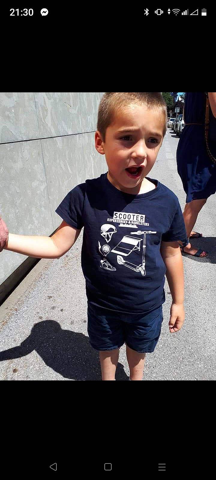 Swan a rejoint le concours — aidez-le/la à gagner de superbes lots ! child, cool, electric_blue, fashion, flash_photography, fun, gesture, hairstyle, happy, joint, leisure, luggage_and_bags, person, product, recreation, shorts, sleeve, standing, style, t_shirt