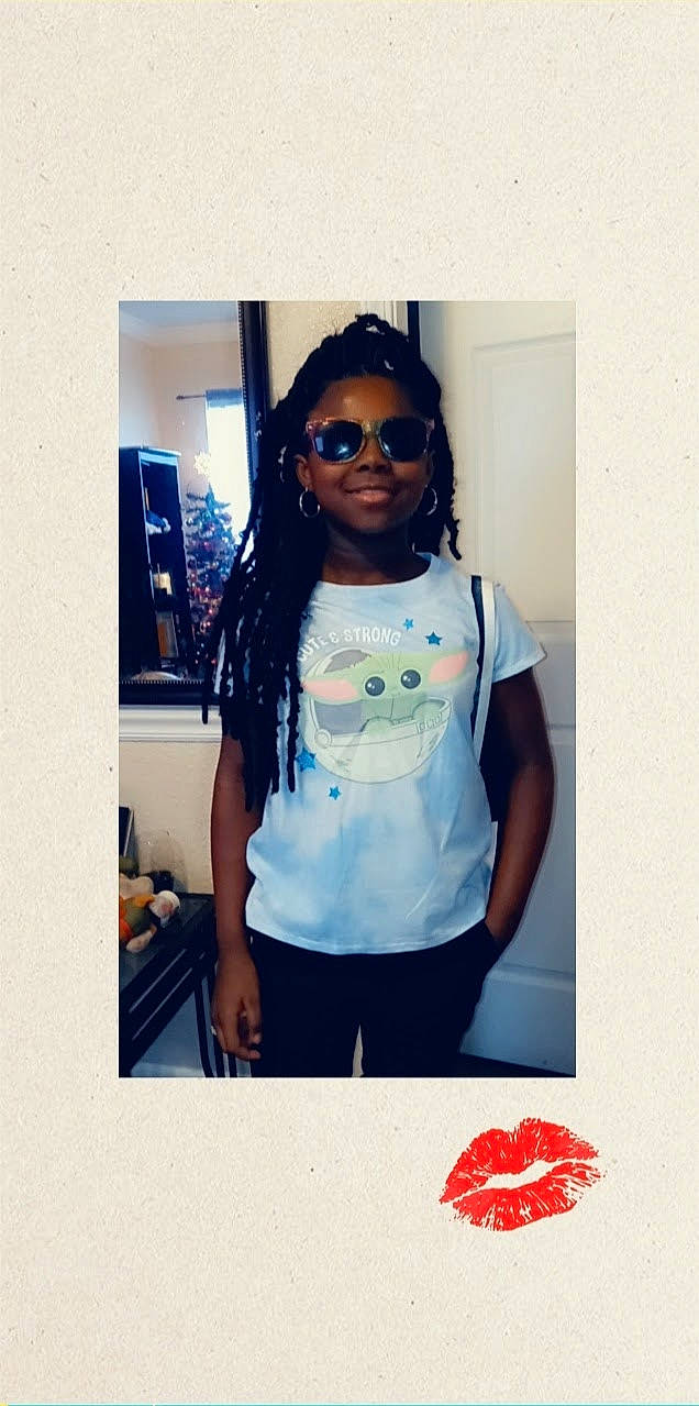 De'Asia is registered to the contest to win money with this photo: beard, denim, electric_blue, eyewear, fashion_design, glasses, goggles, happy, joy, long_hair, magenta, person, product, selfie, shorts, sleeve, smile, sportswear, sunglasses, t_shirt